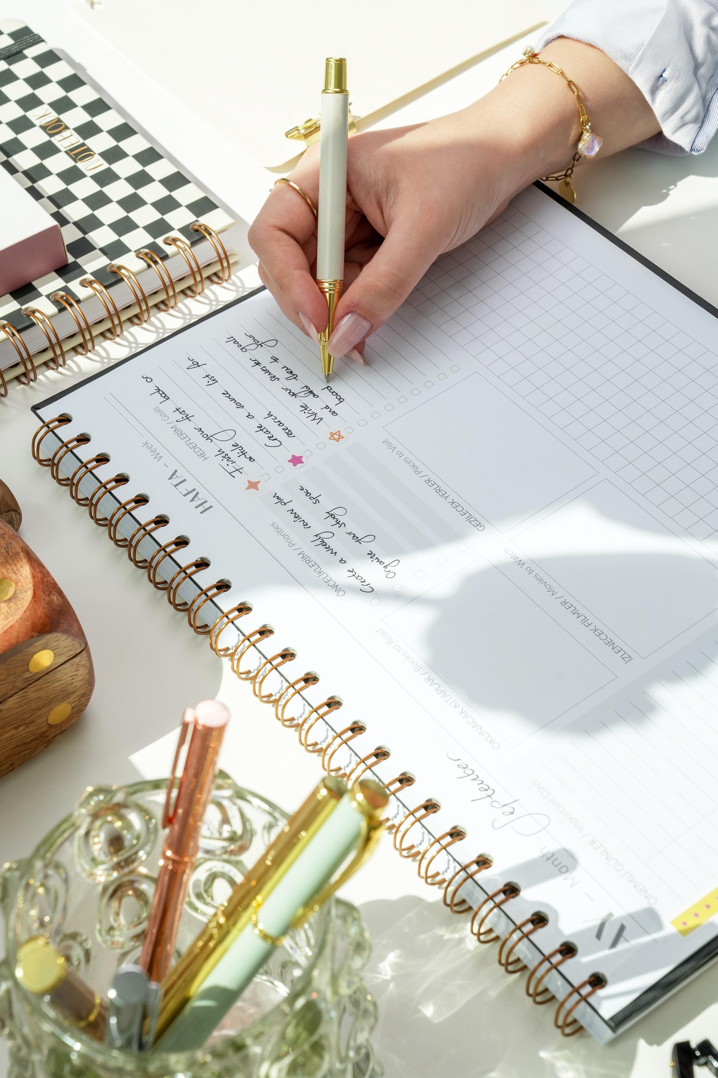Matt Notebook Süresiz Haftalık Masaüstü Planlayıcı 12 Aylık Undated Desk Planner Siyah