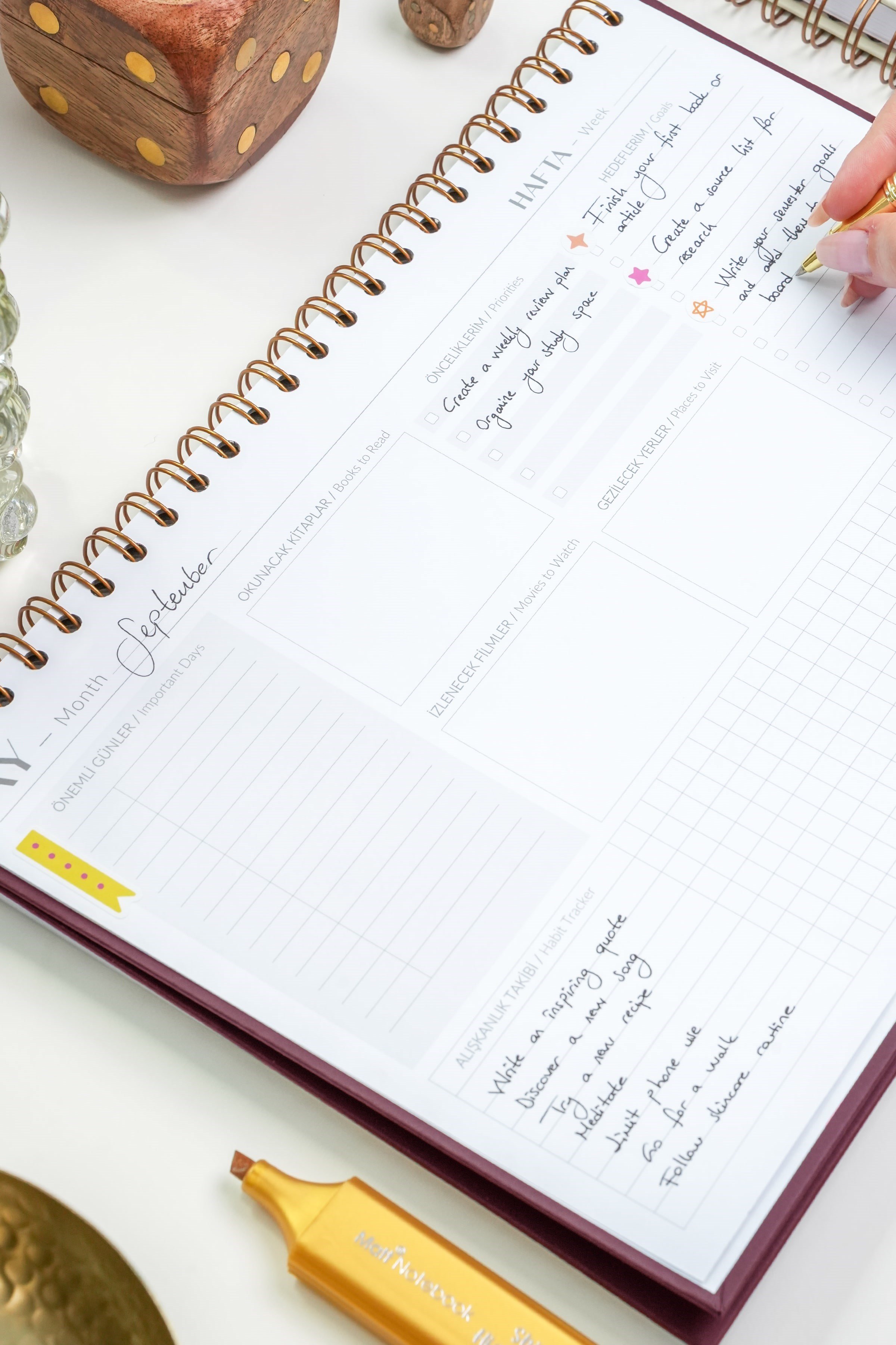 Matt Notebook Süresiz Haftalık Masaüstü Planlayıcı 12 Aylık Undated Desk Planner Bordo