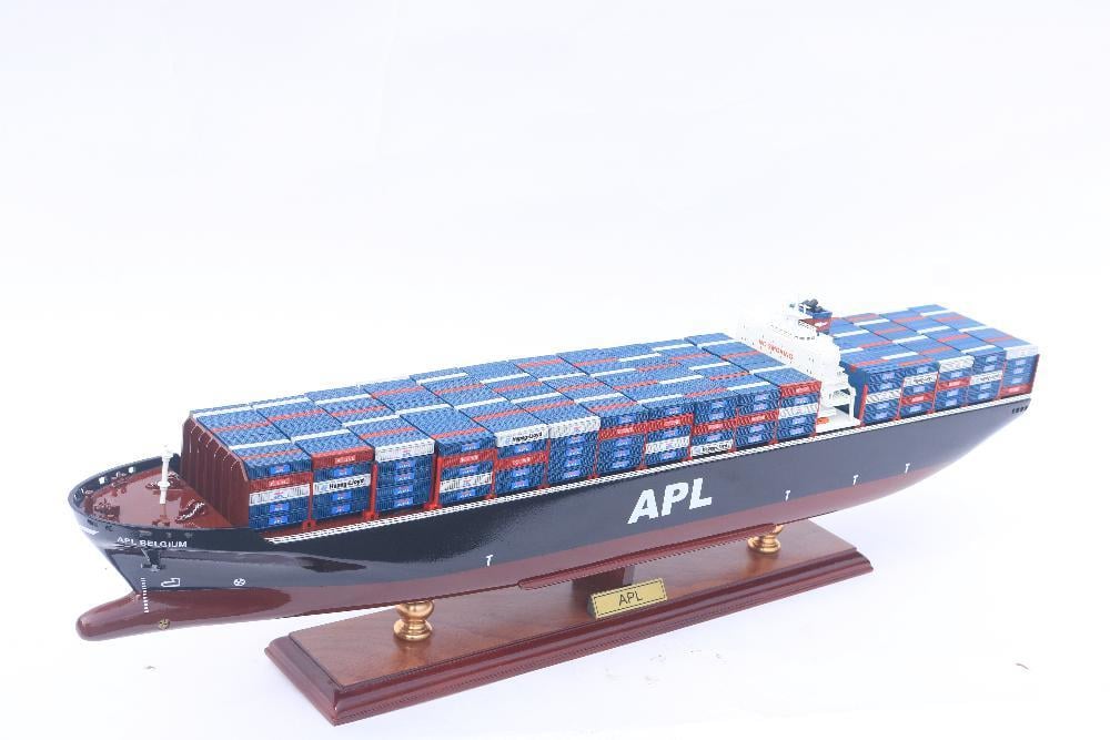 APL CONTAINER SHIP