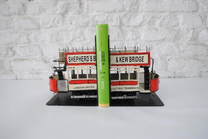 METAL TRAMVAY KITAP STOP