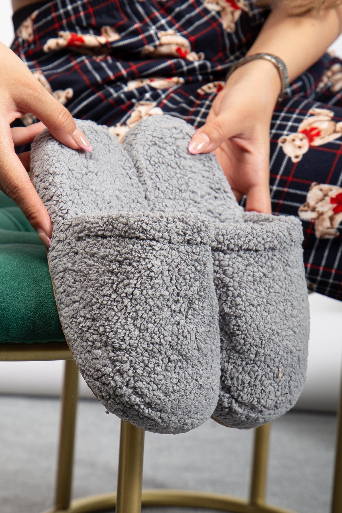 Kadın Peluş Yünlü Kumaş Sessiz Taban Hafif Yumuşak Ev Terliği