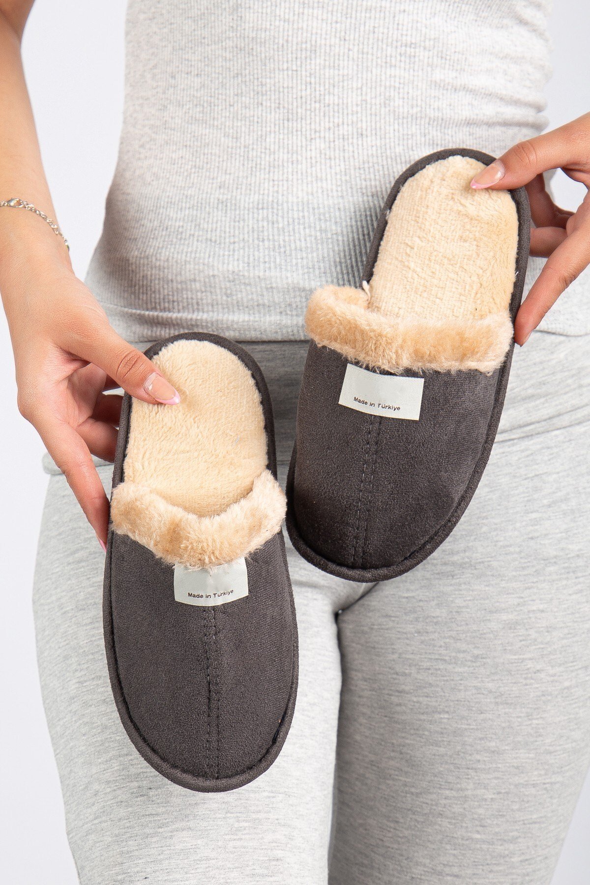 Kışlık Ev Terlik Ucc Pelüş Kürklü Rahat Yıkanabilir Hediyelik Misafirlik Bohçalık Çeyizlik