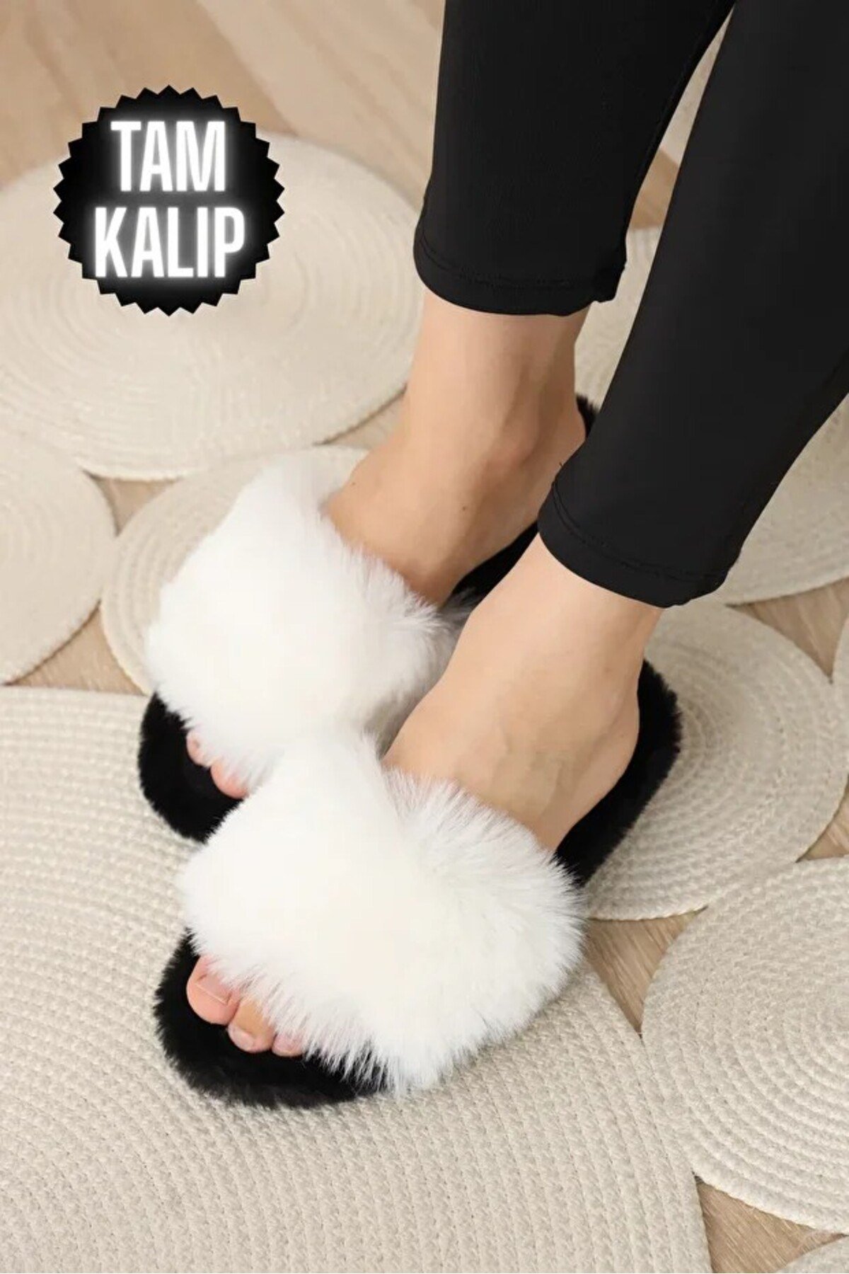 Tüylü Hafif Sessiz Köpük Taban Peluş Şık Ev Terliği