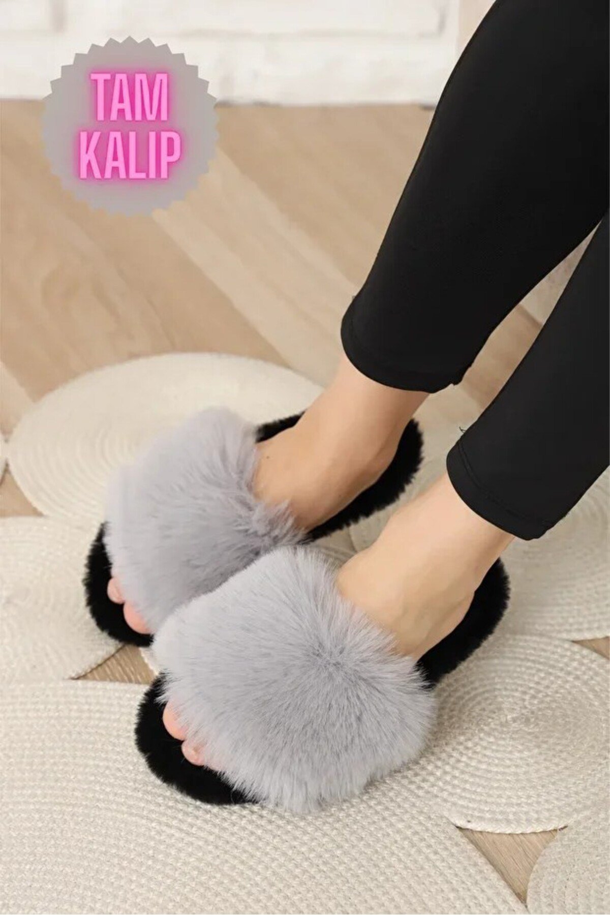 Tüylü Hafif Sessiz Köpük Taban Peluş Şık Ev Terliği