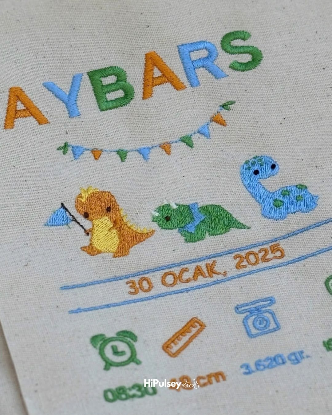 İlk Nefes: Kişiye Özel Doğum Künyeli Nakışlı Ahşap Çerçeveli Bebek Anı Panosu 6