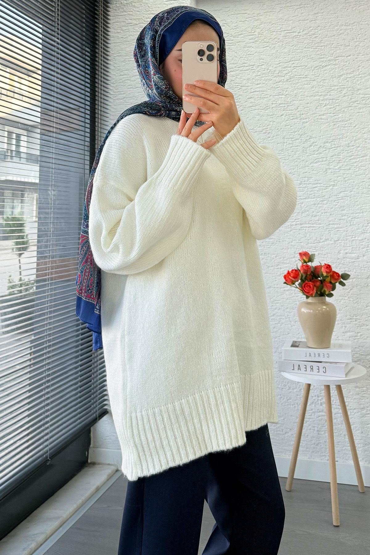 Kadın Bordo Bisiklet Yaka Oversize Kazak - Ekru
