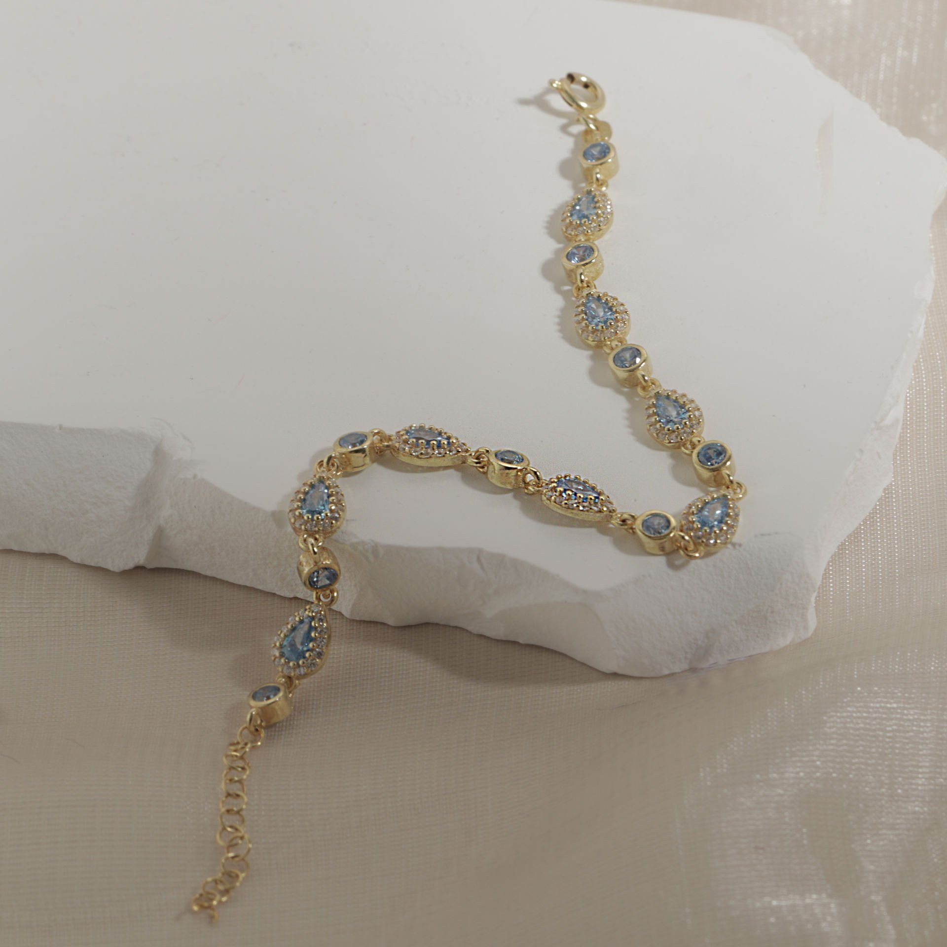 Damla Taşlı Bileklik 718551