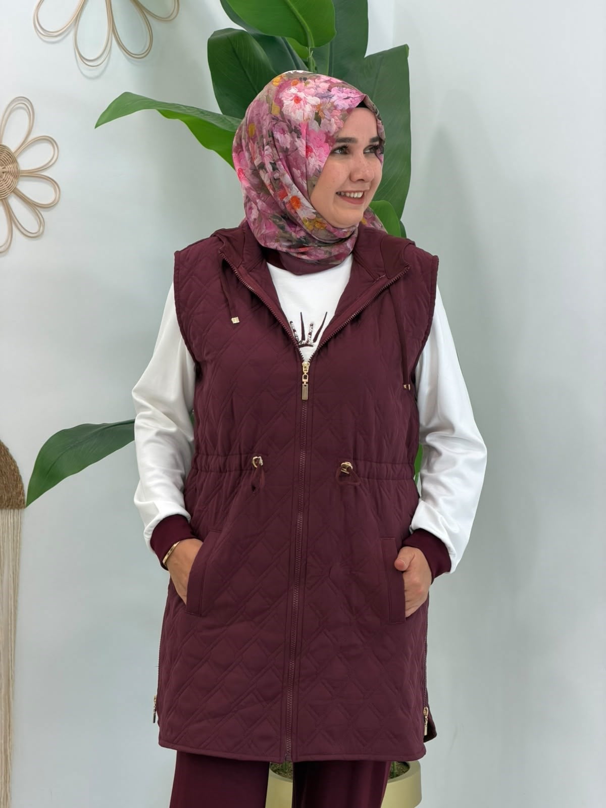 10972 Bordo Kapitone Yelekli Takım