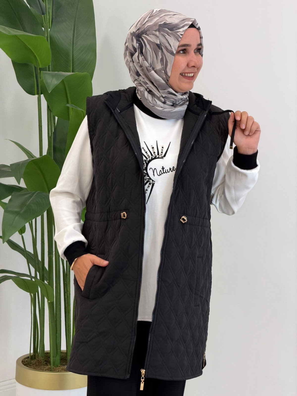 10972 Siyah Kapitone Yelekli Takım