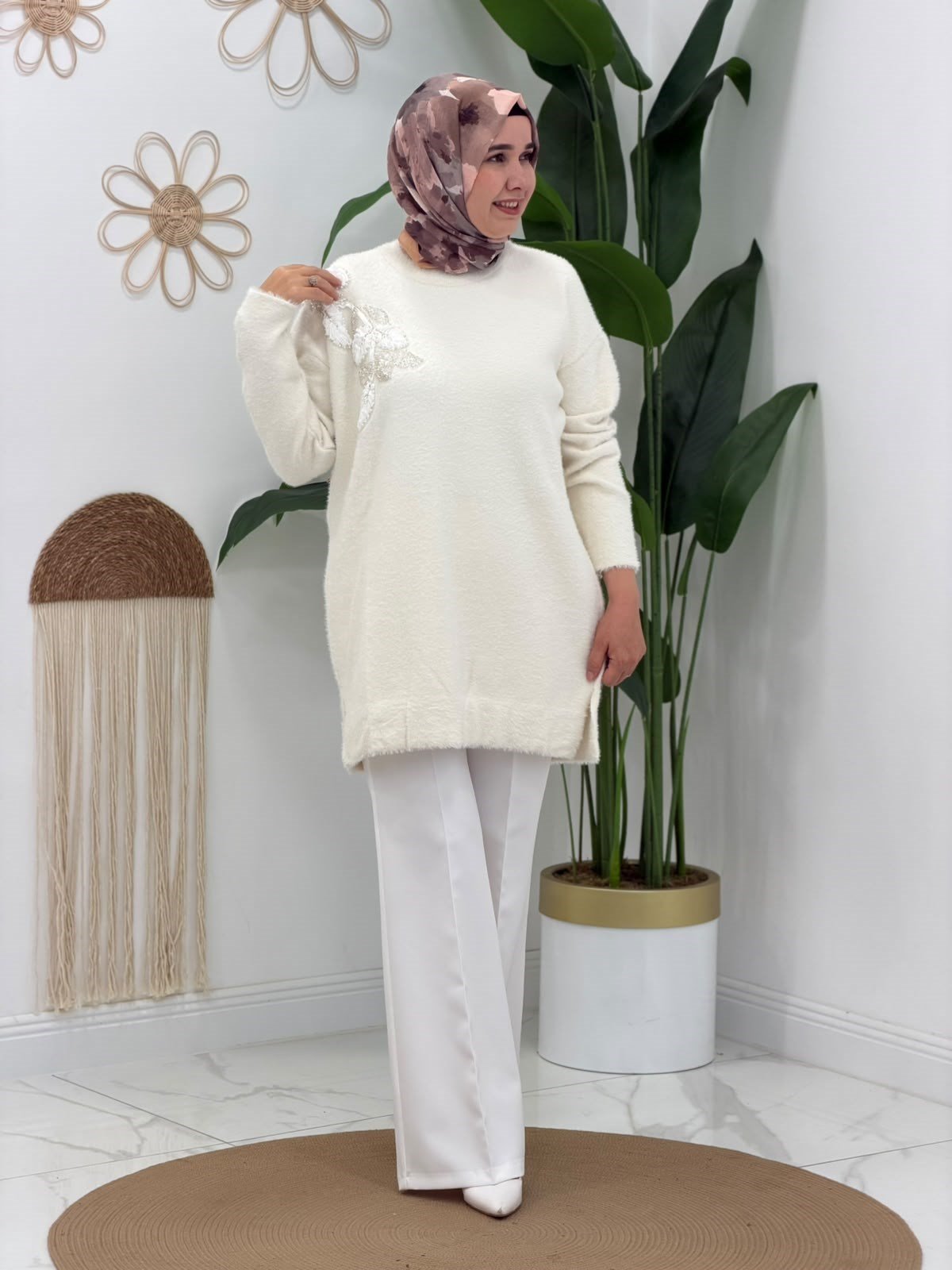 Beyaz Yumoş Angora Kazak
