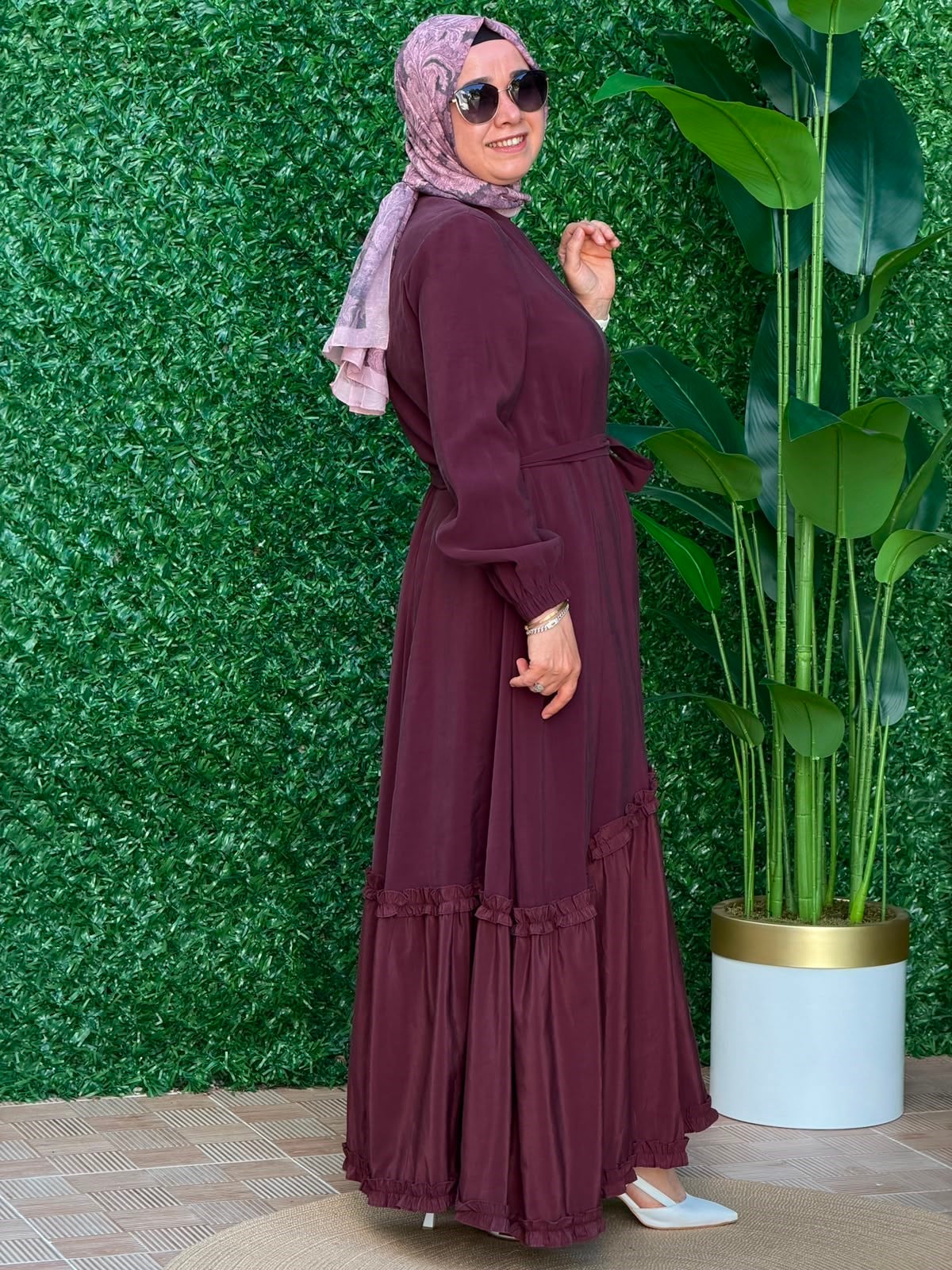 Bordo Broş Detaylı Elbise