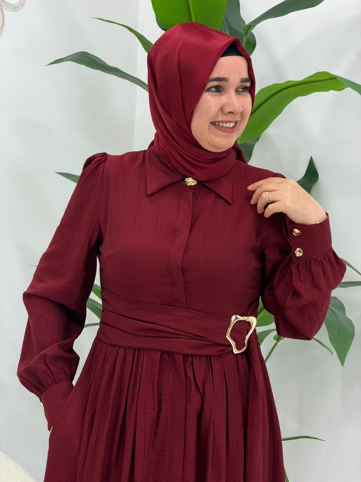 Bordo Kemer ve Cep Detaylı Elbise