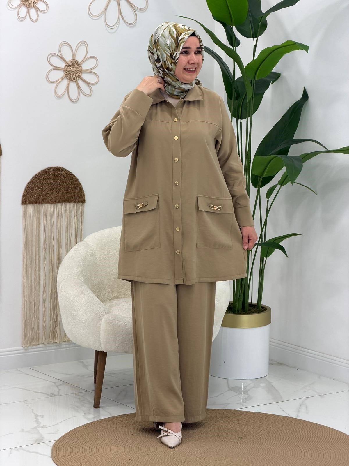Camel Yan Tokalı Pantolonlu Takım
