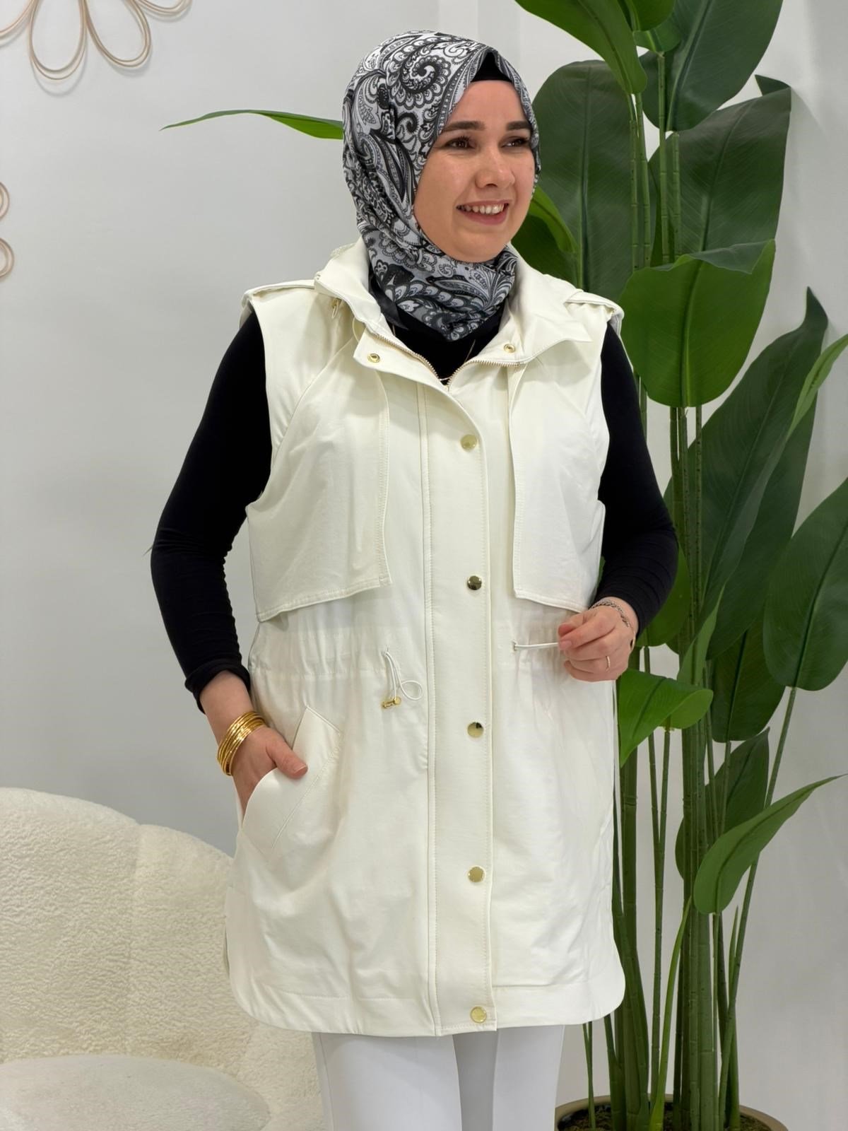 Ekru Kapüşonlu Yelek
