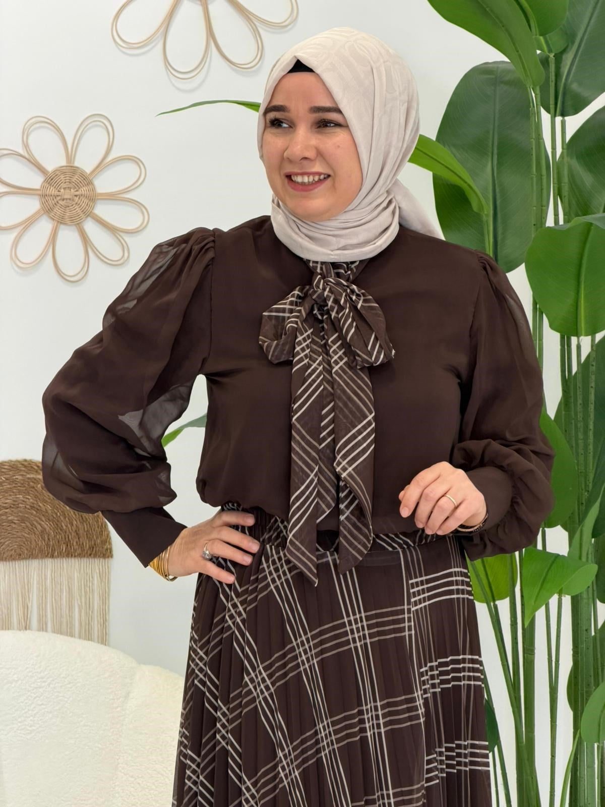 Fular Detaylı Etekli Takım