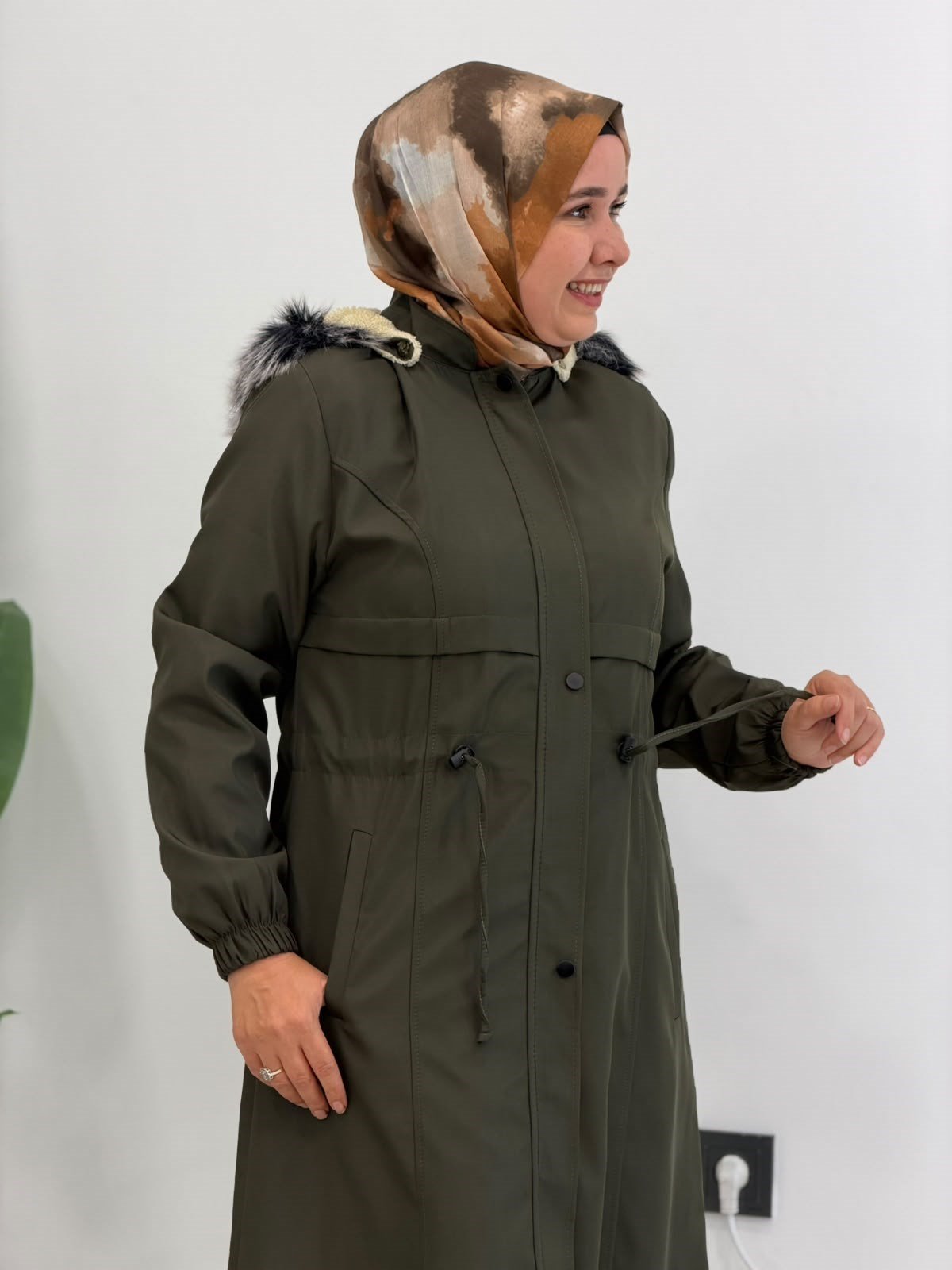 Haki Yarım Peluş Parka