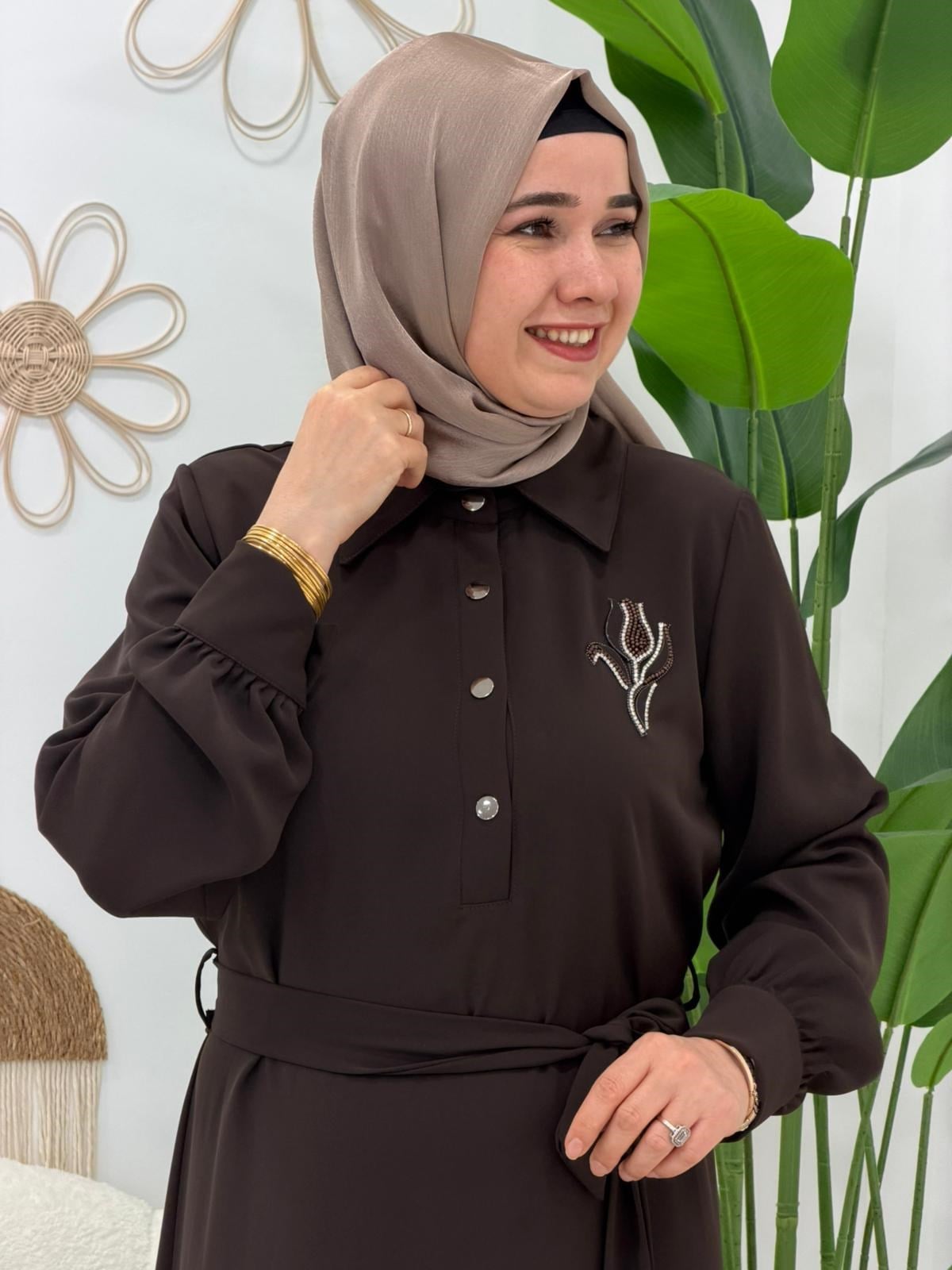 Kahve Elbise