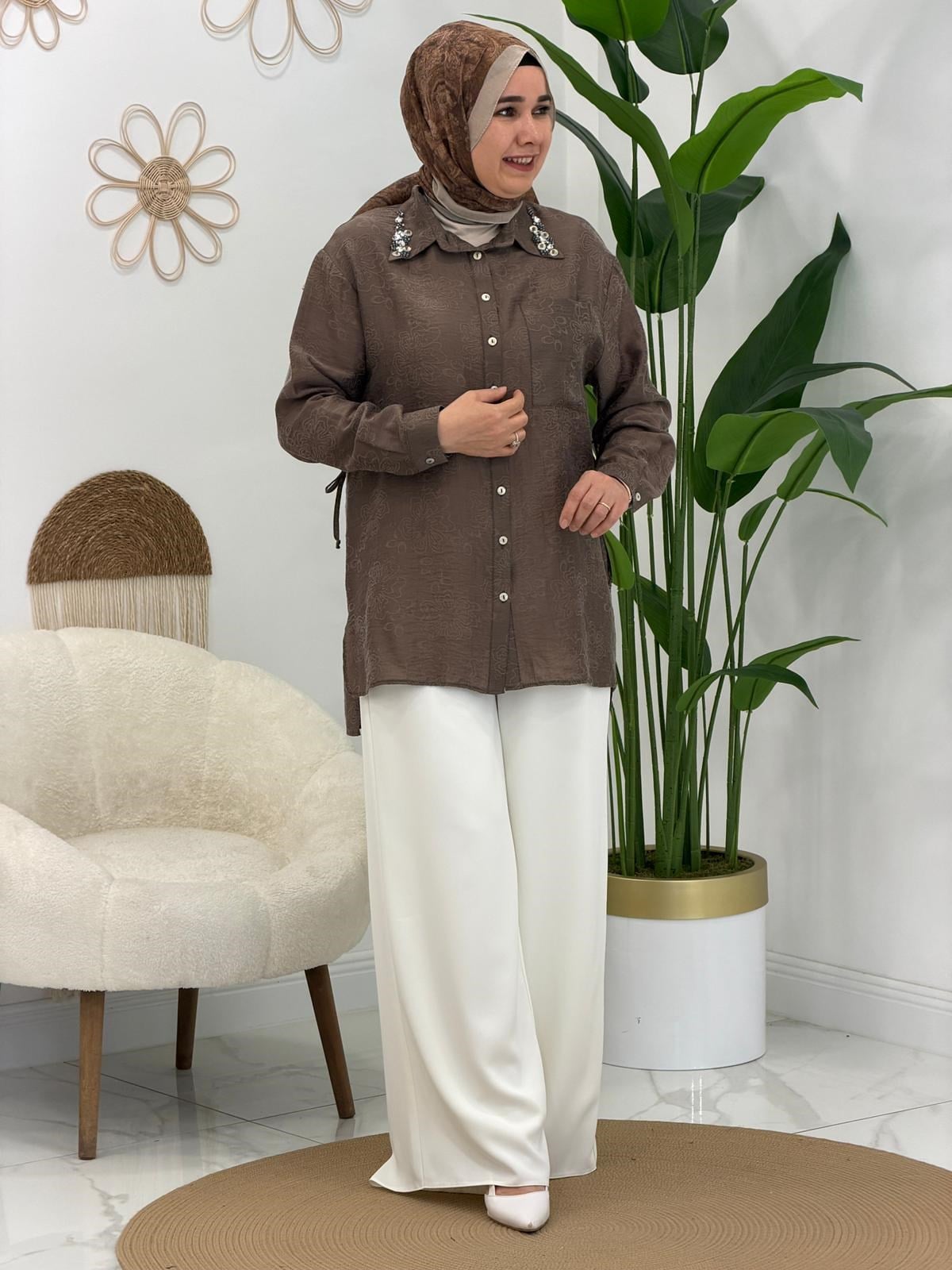 Kahve Yakası Taş Detaylı Tunik