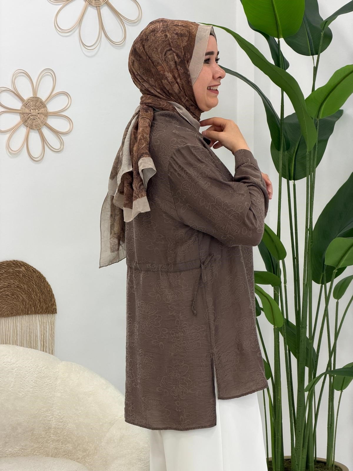 Kahve Yakası Taş Detaylı Tunik