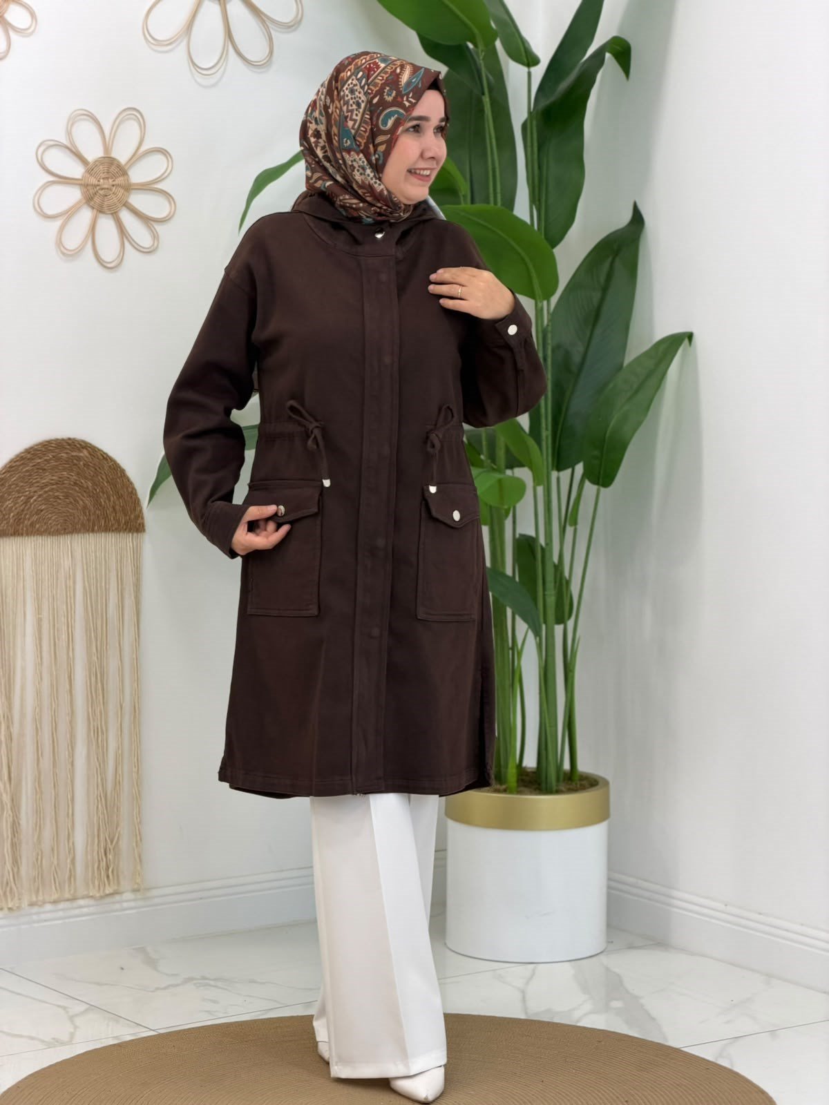 Kahverengi Beli Bağcıklı Kap
