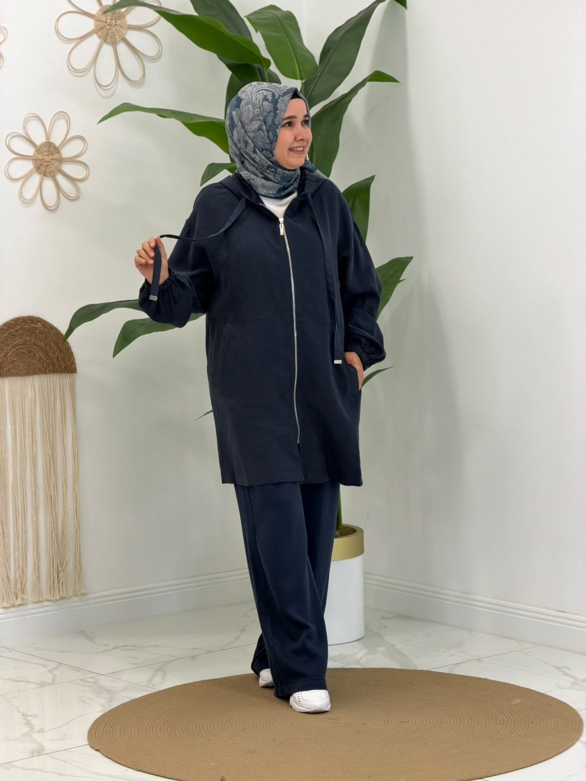 Lacivert Arkası Nakışlı  Kap