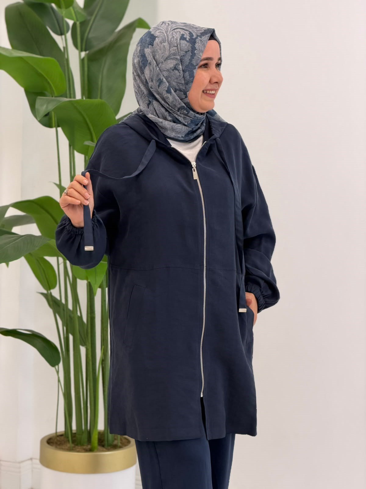 Lacivert Arkası Nakışlı  Kap