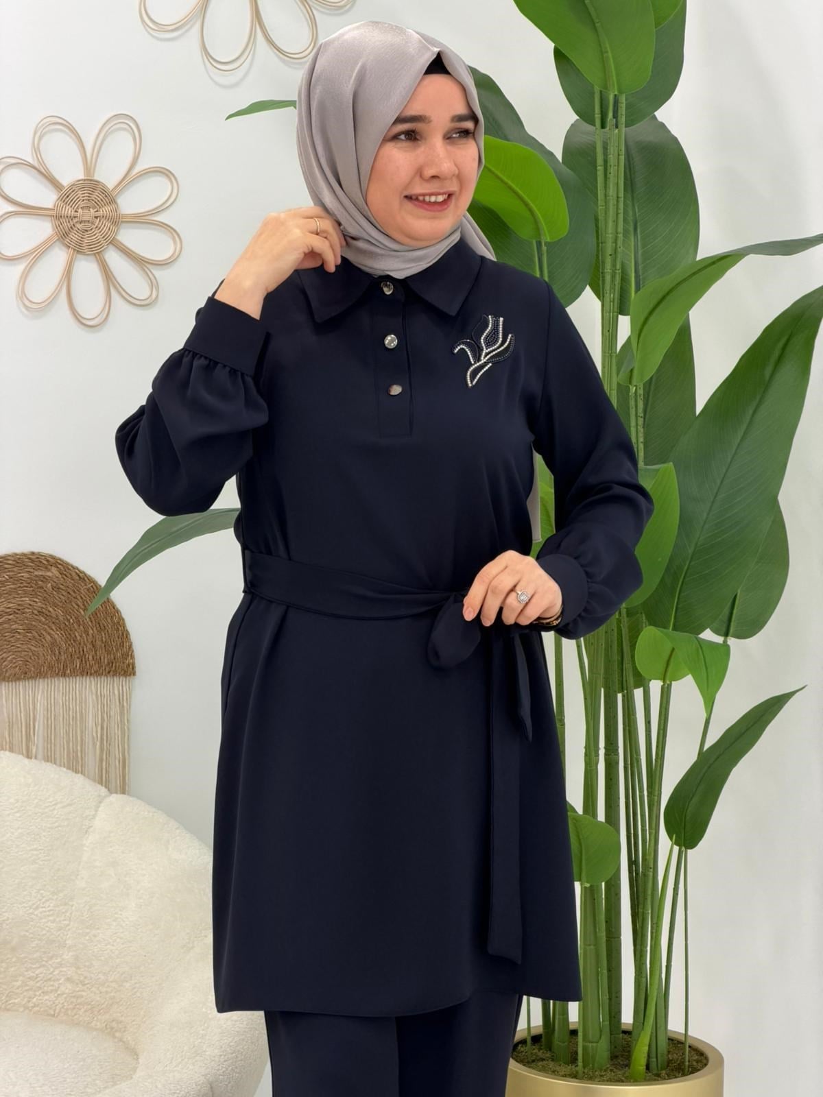Lacivert Lale Takım
