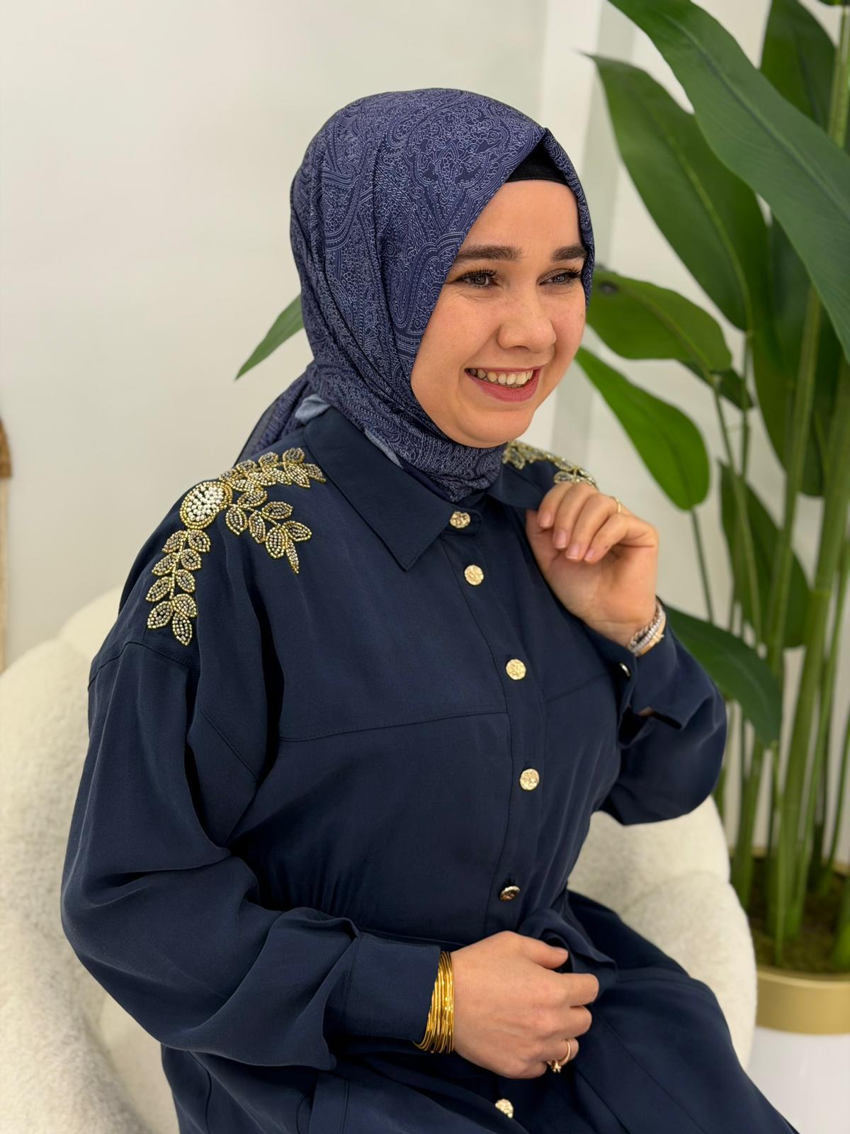 Lacivert Omuzu Taşlı Elbise