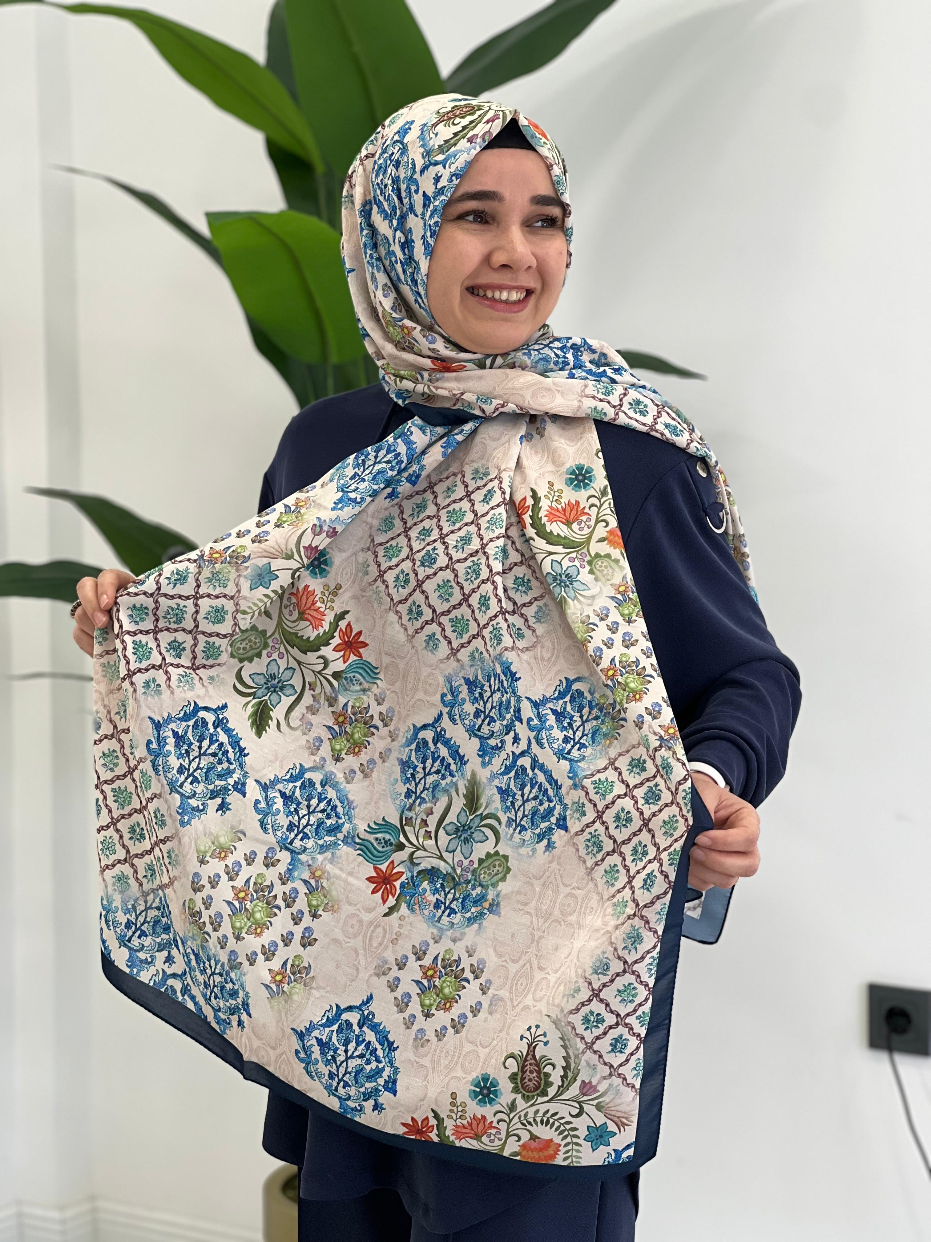 Mavi Desenli Şal