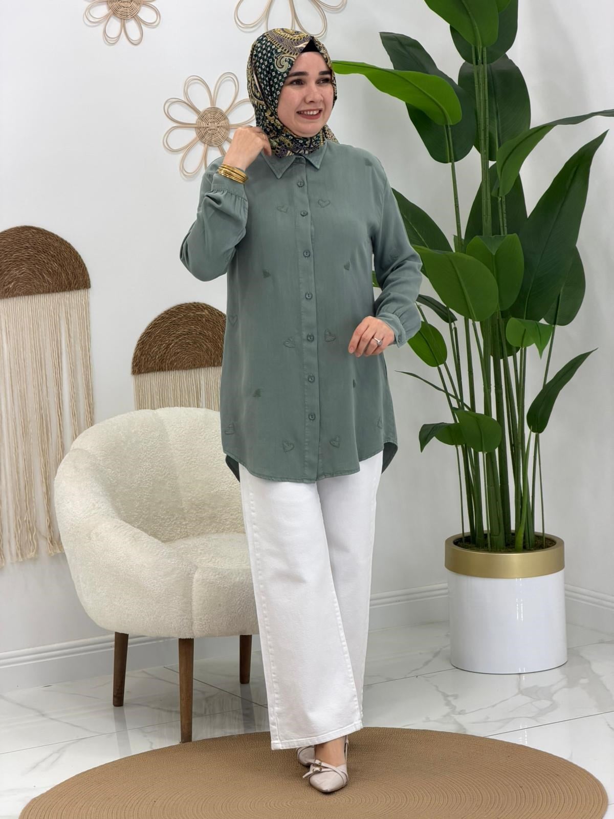 Mint Yeşil Kalp İşlemeli Tunik