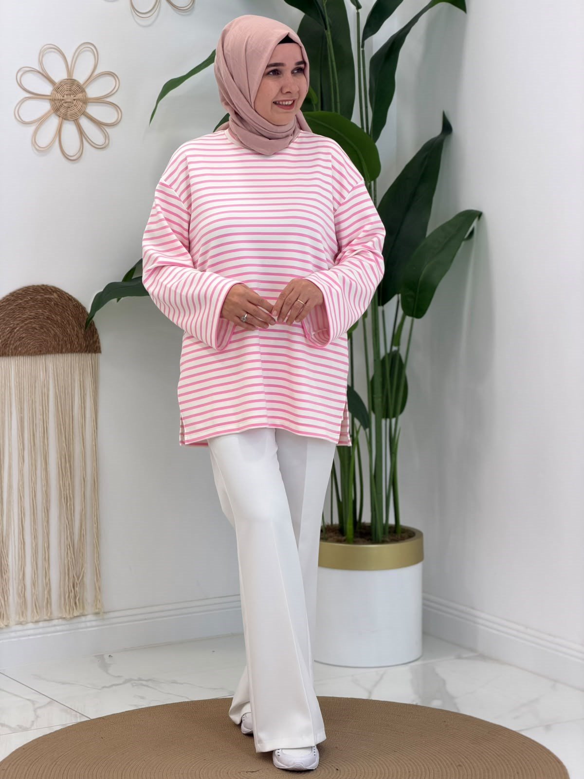 Pembe Çizgili Spor Sweatshirt