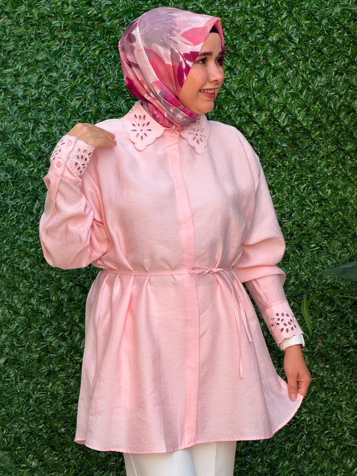Pembe Fisto Nakışlı Gömlek