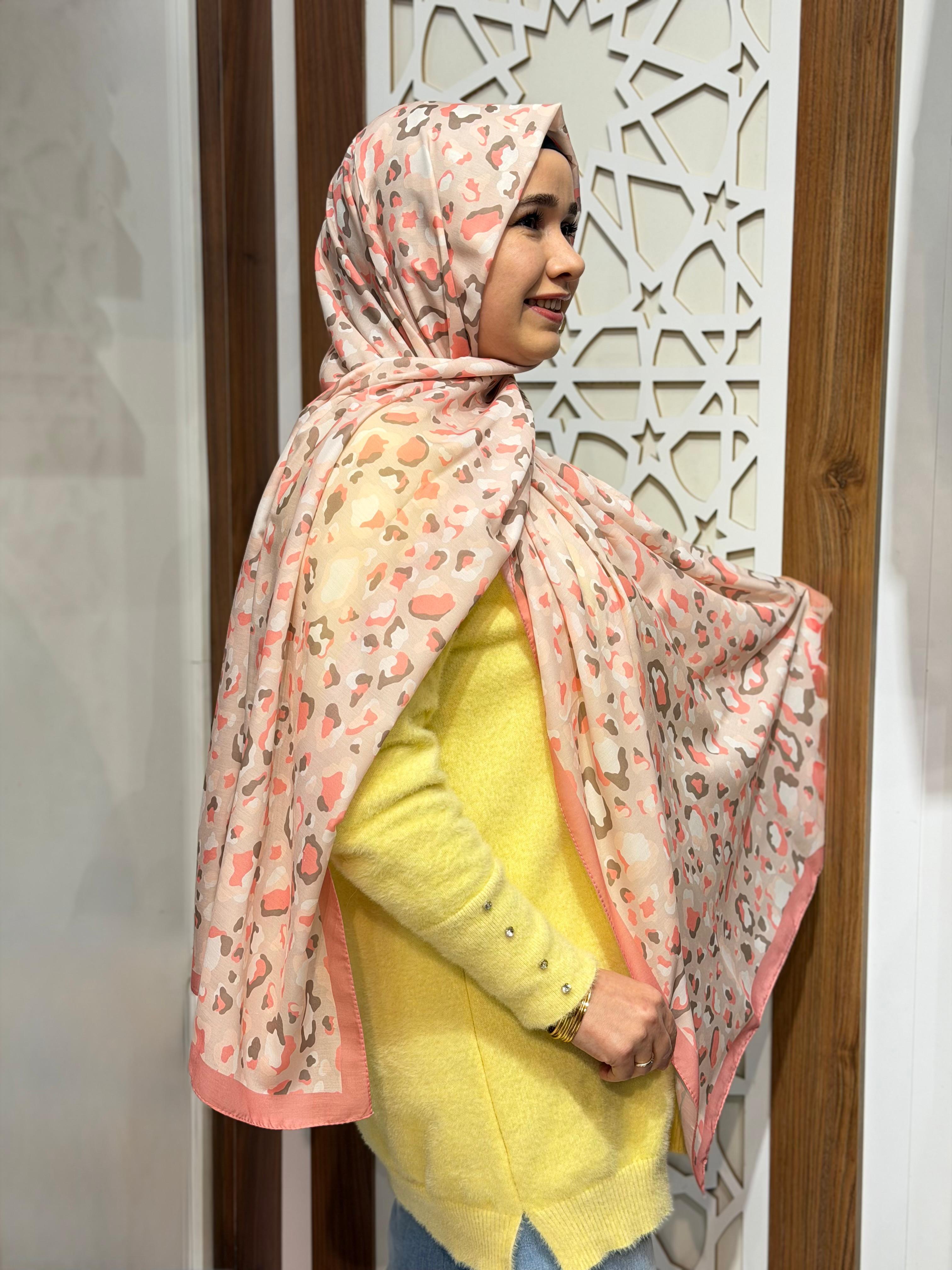 Pembe Leopar Desenli Şal