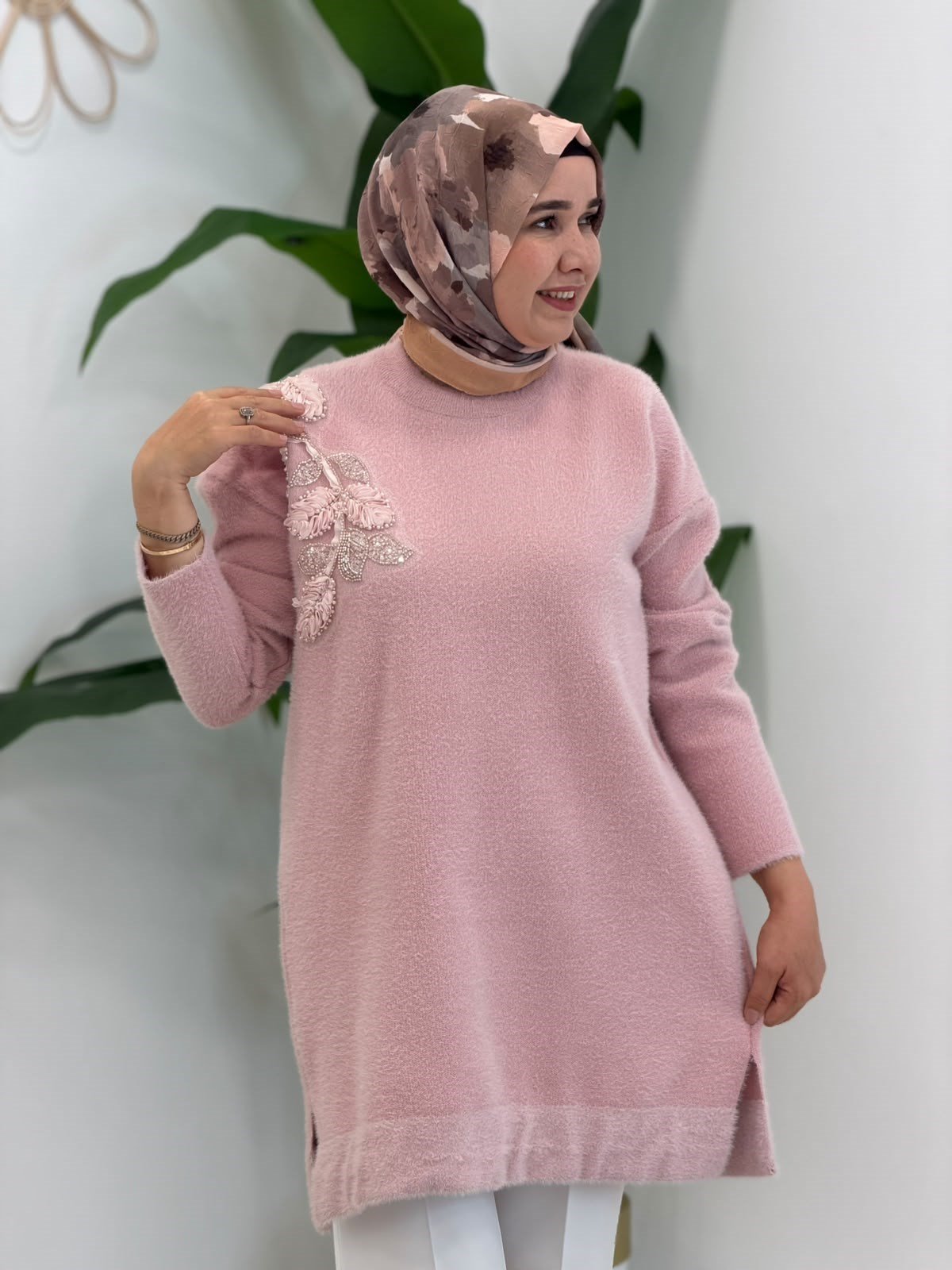 Pembe Yumoş Angora Kazak