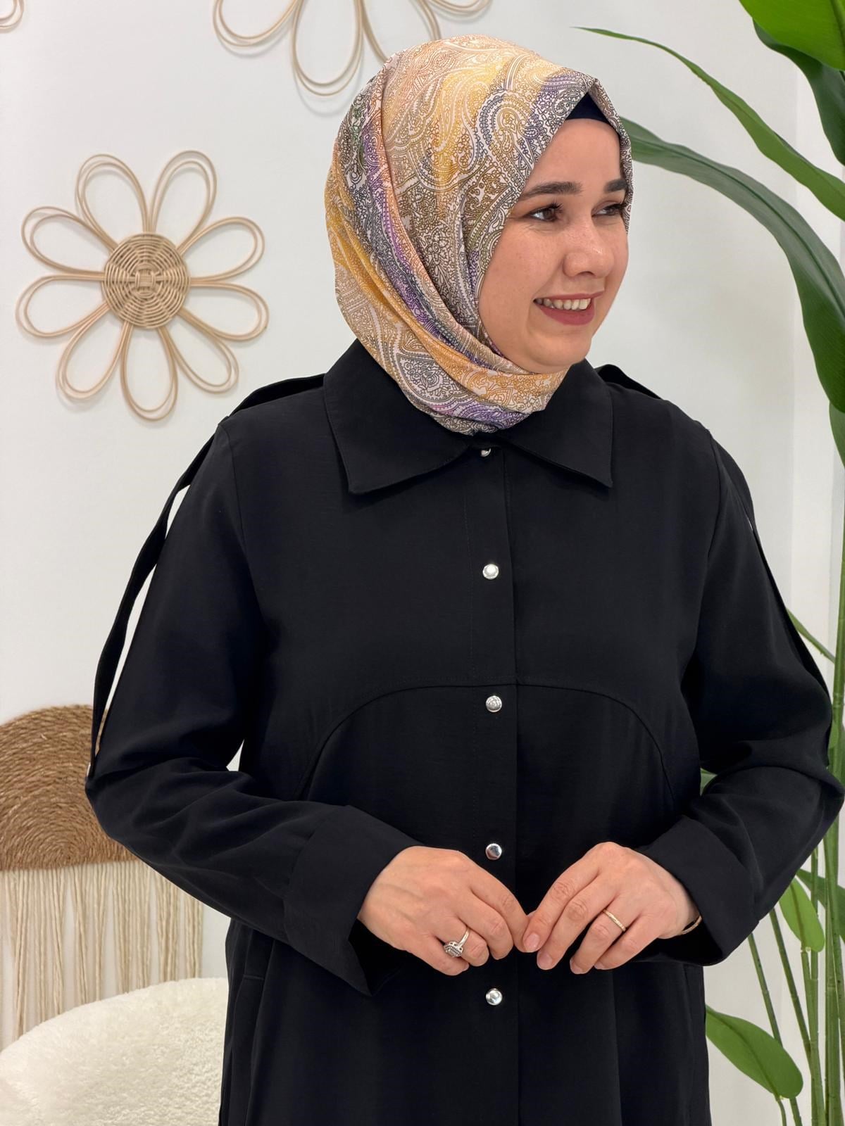 Siyah Çıtçıtlı Giyçık Kap