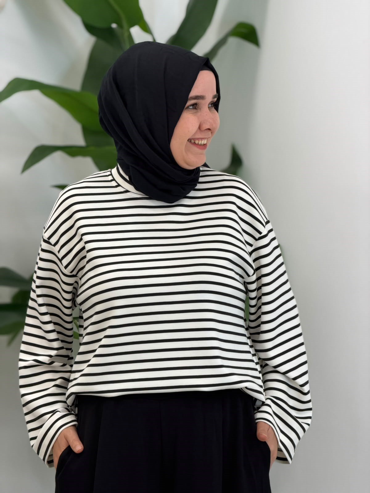 Siyah Çizgili Spor Sweatshirt