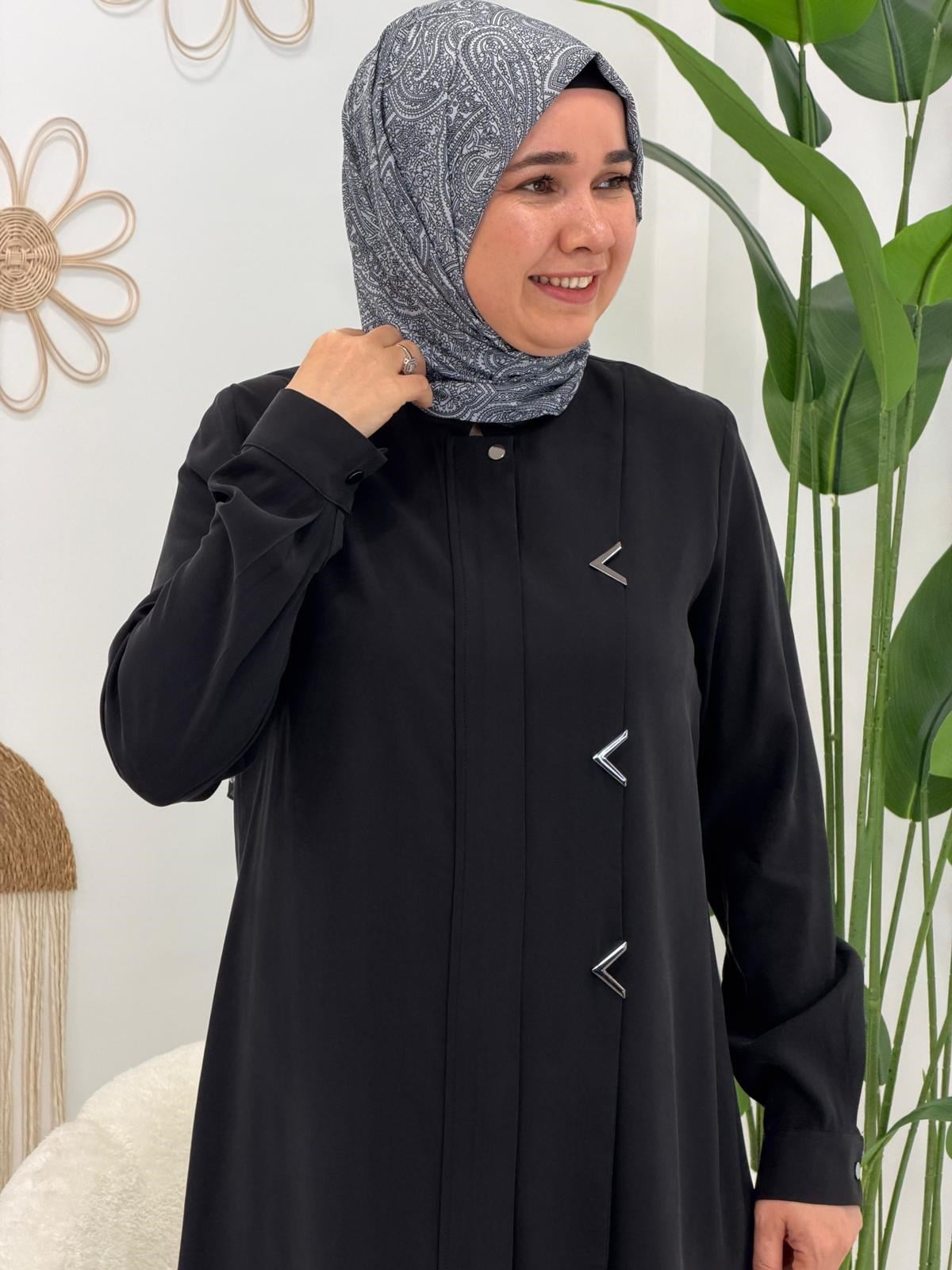 Siyah Fermuarlı Pantolonlu Takım