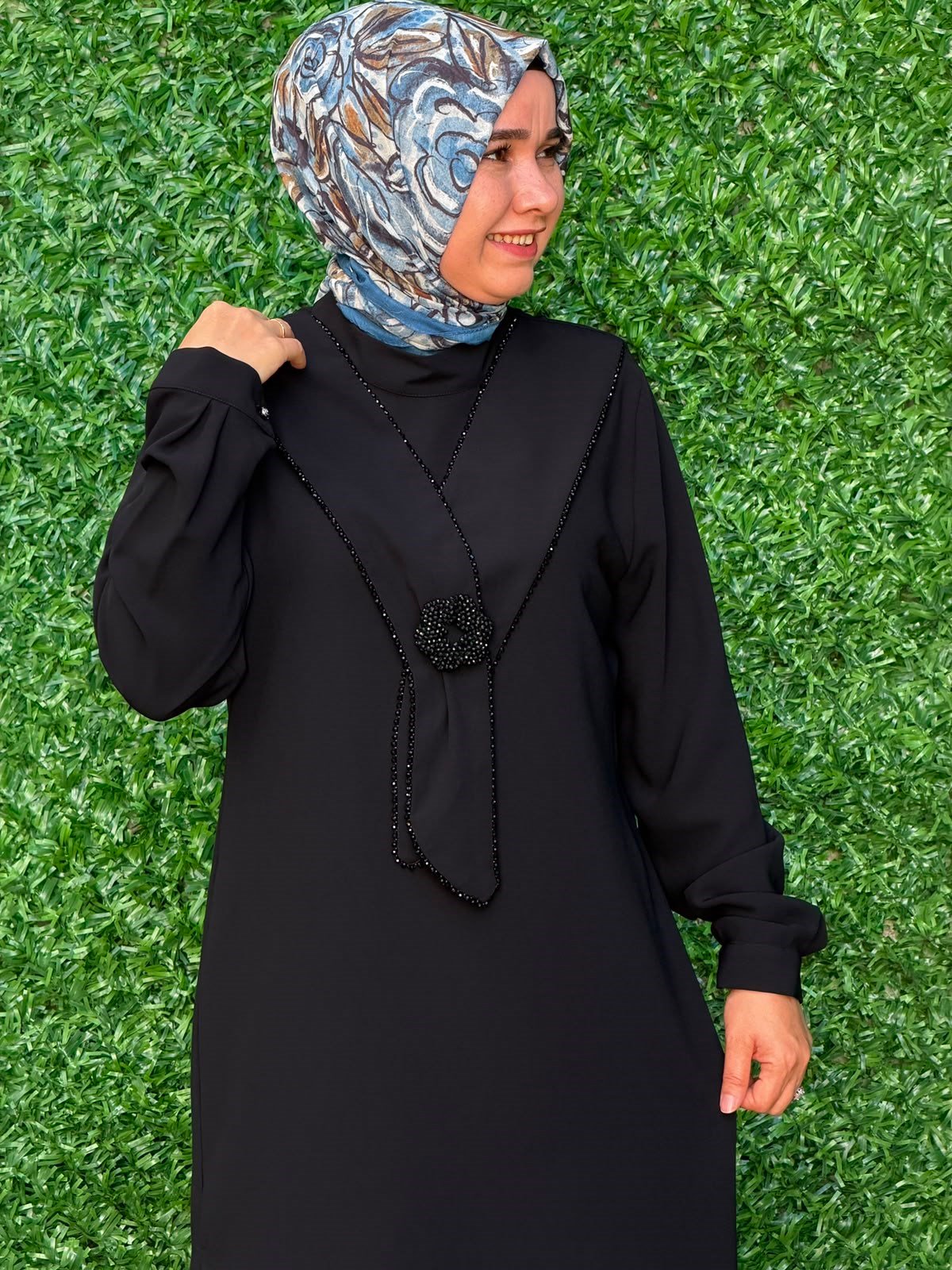 Siyah Kravatlı Tunik