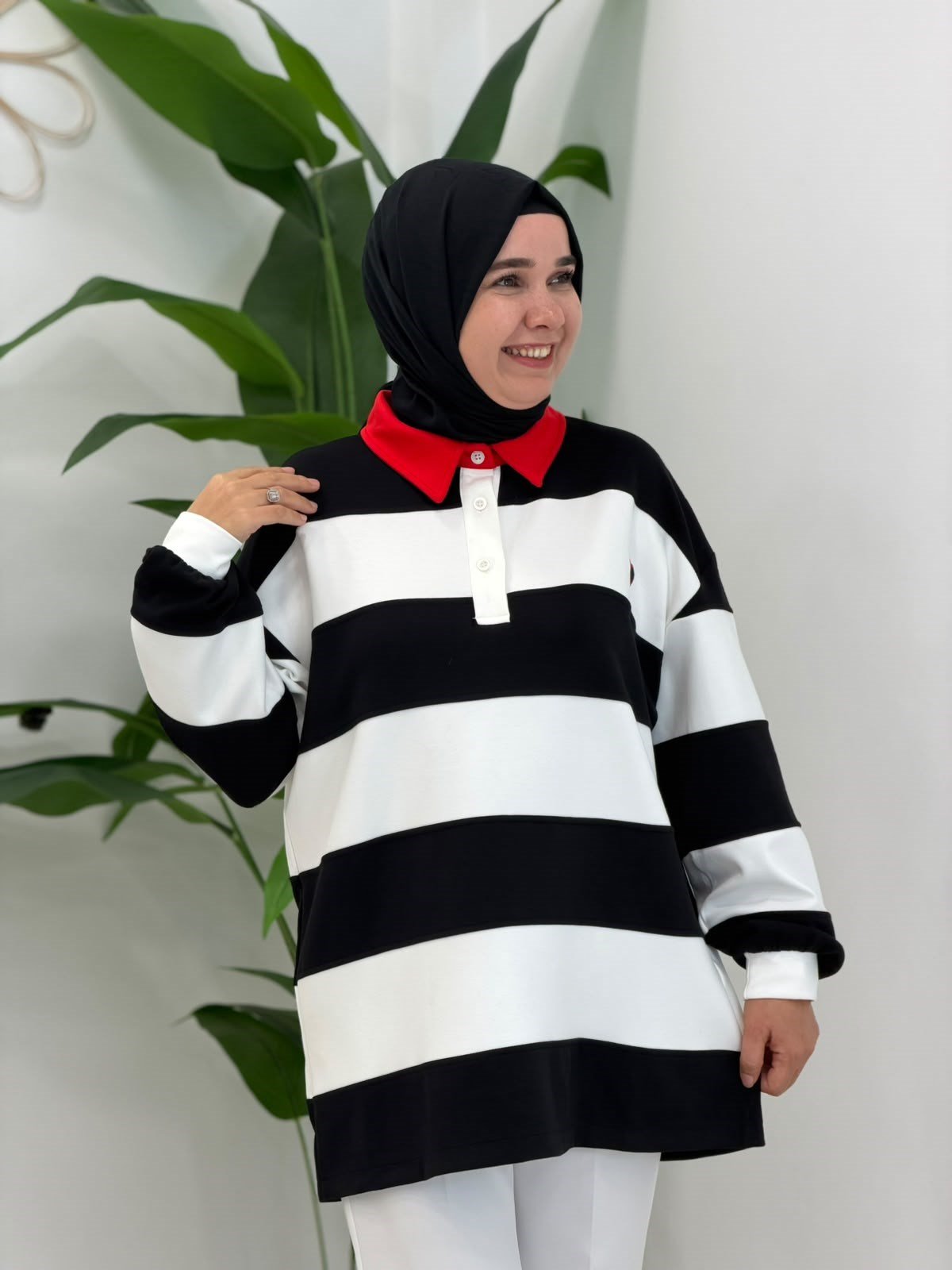 Siyah Polo Yaka Kalın Çizgili Sweatshirt