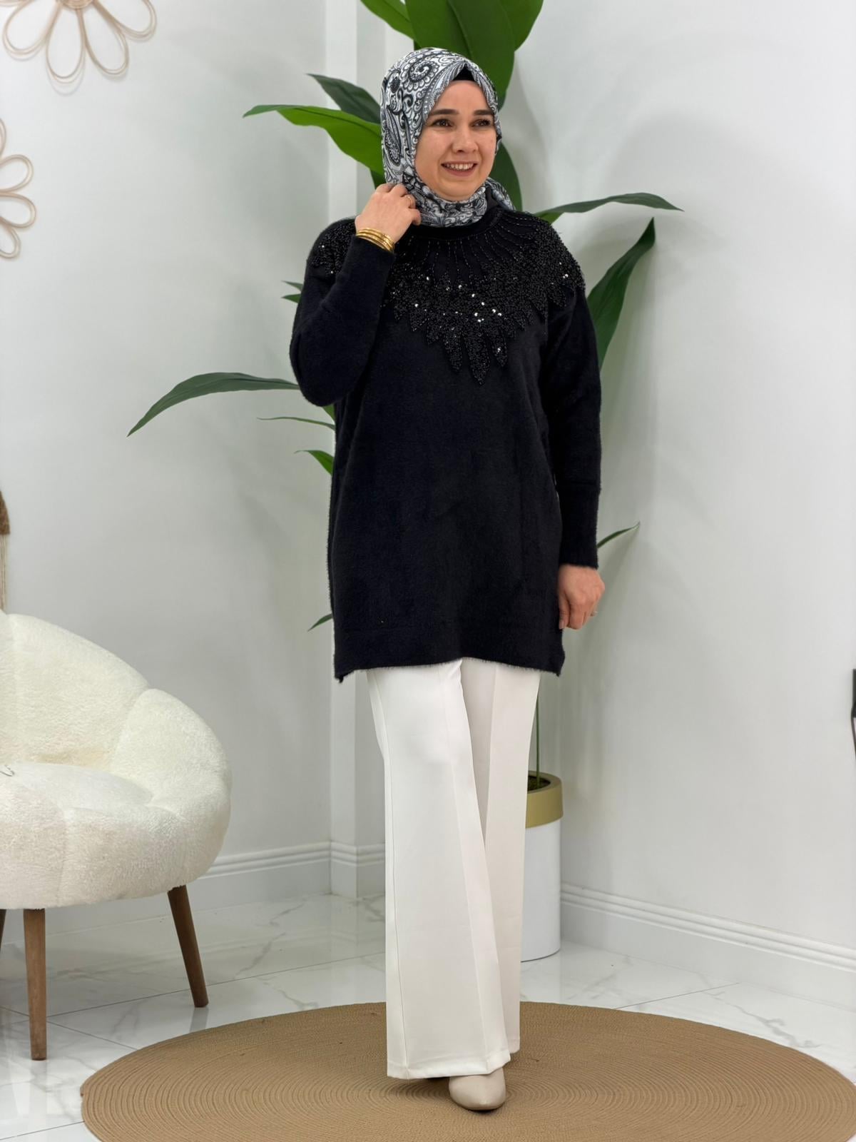 Siyah Taşlı Angora Kazak