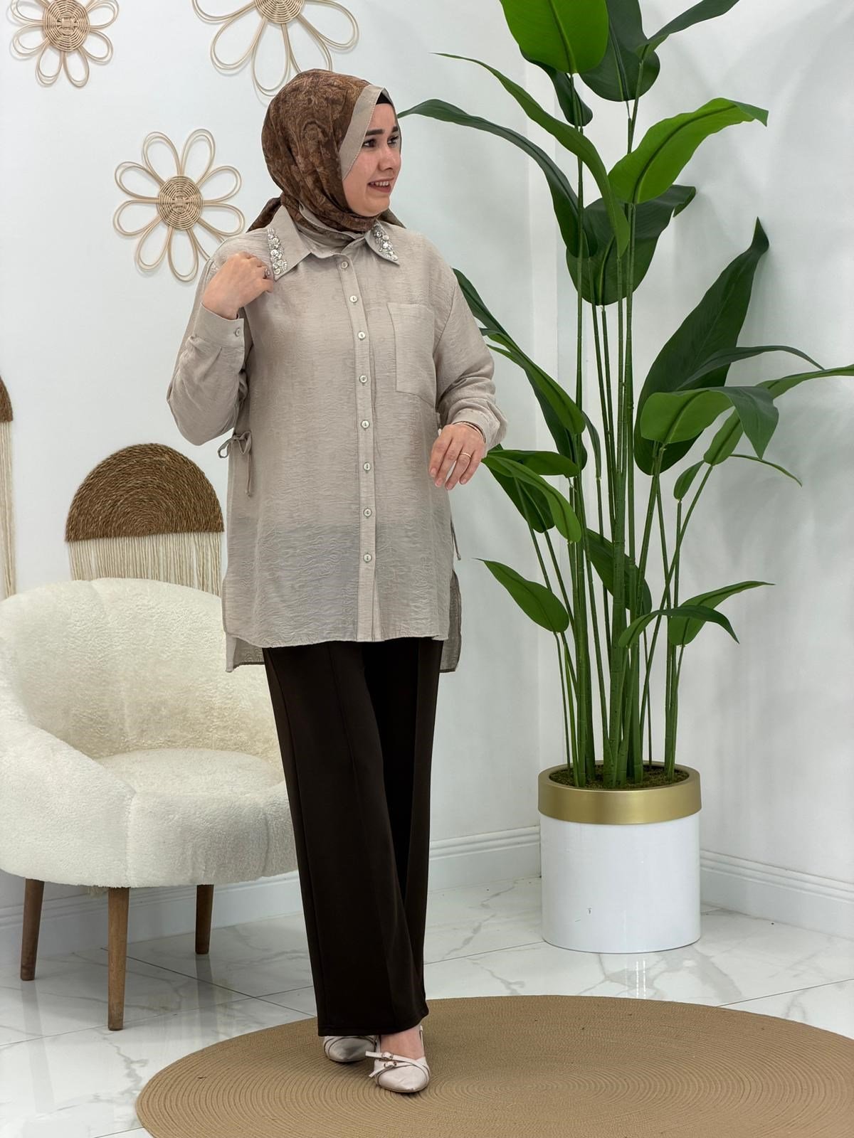 Taş Yakası Taş Desenli Tunik