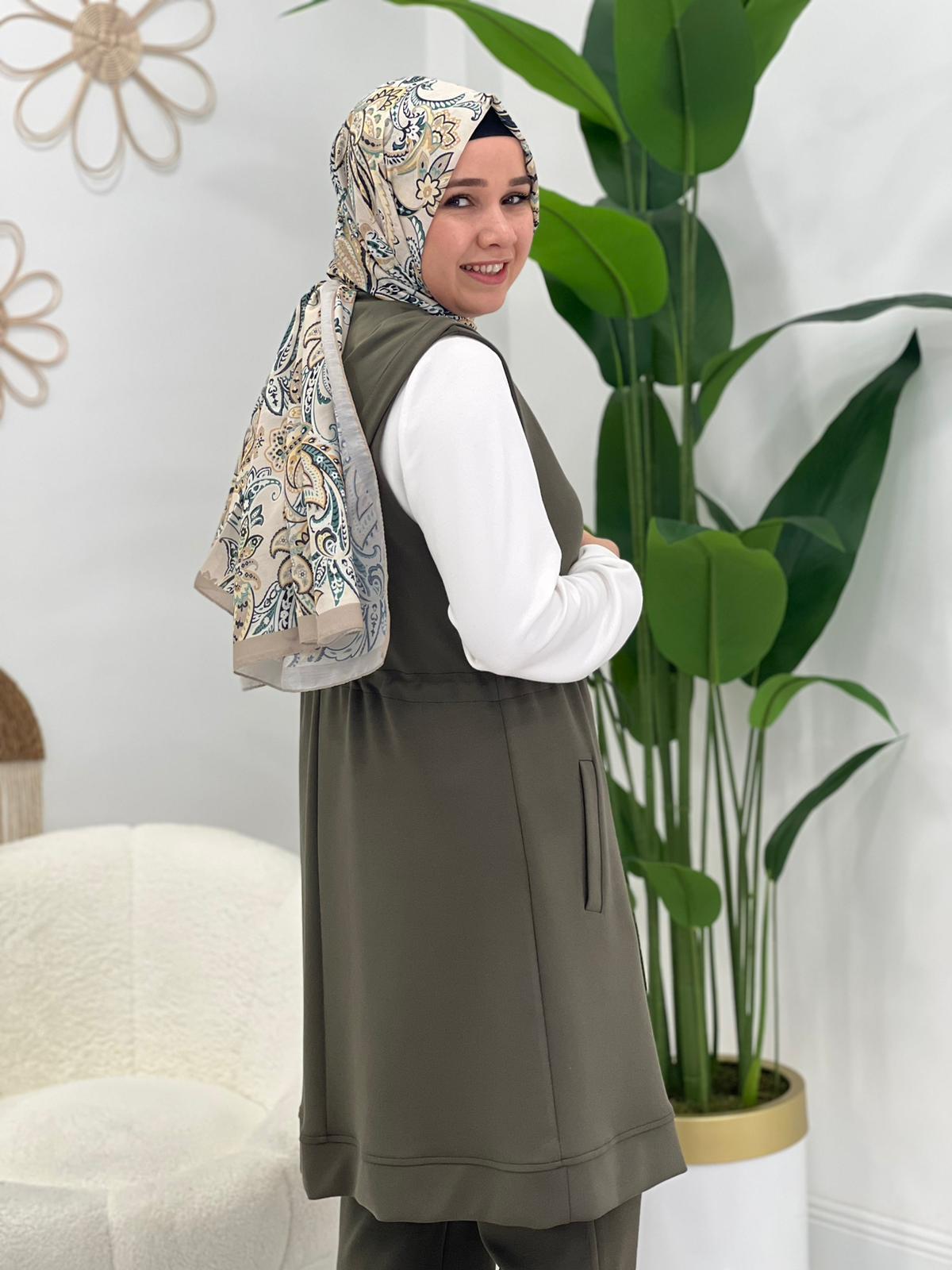 Yeşil Modal Yelekli Takım