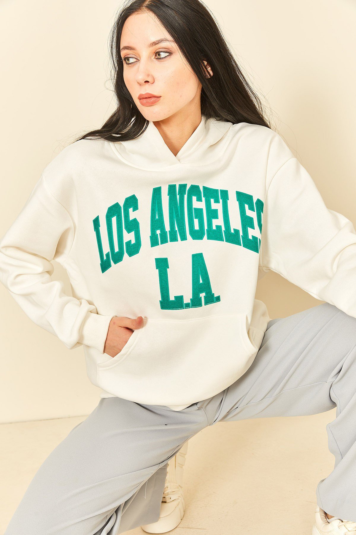 Ekru Baskı Detaylı Üç İplik Kadın Sweatshirt
