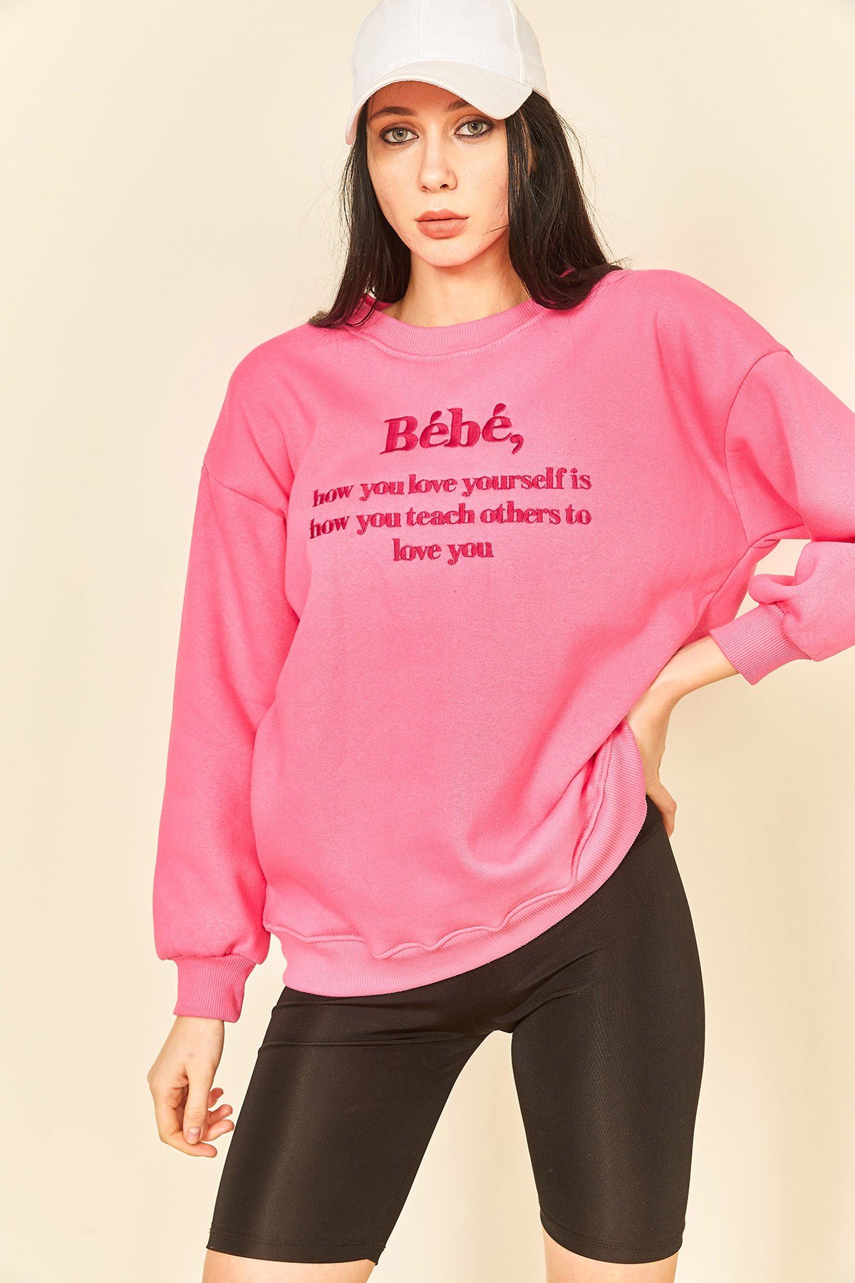 Fuşya Nakış Detaylı Üç İplik Kadın Sweatshirt