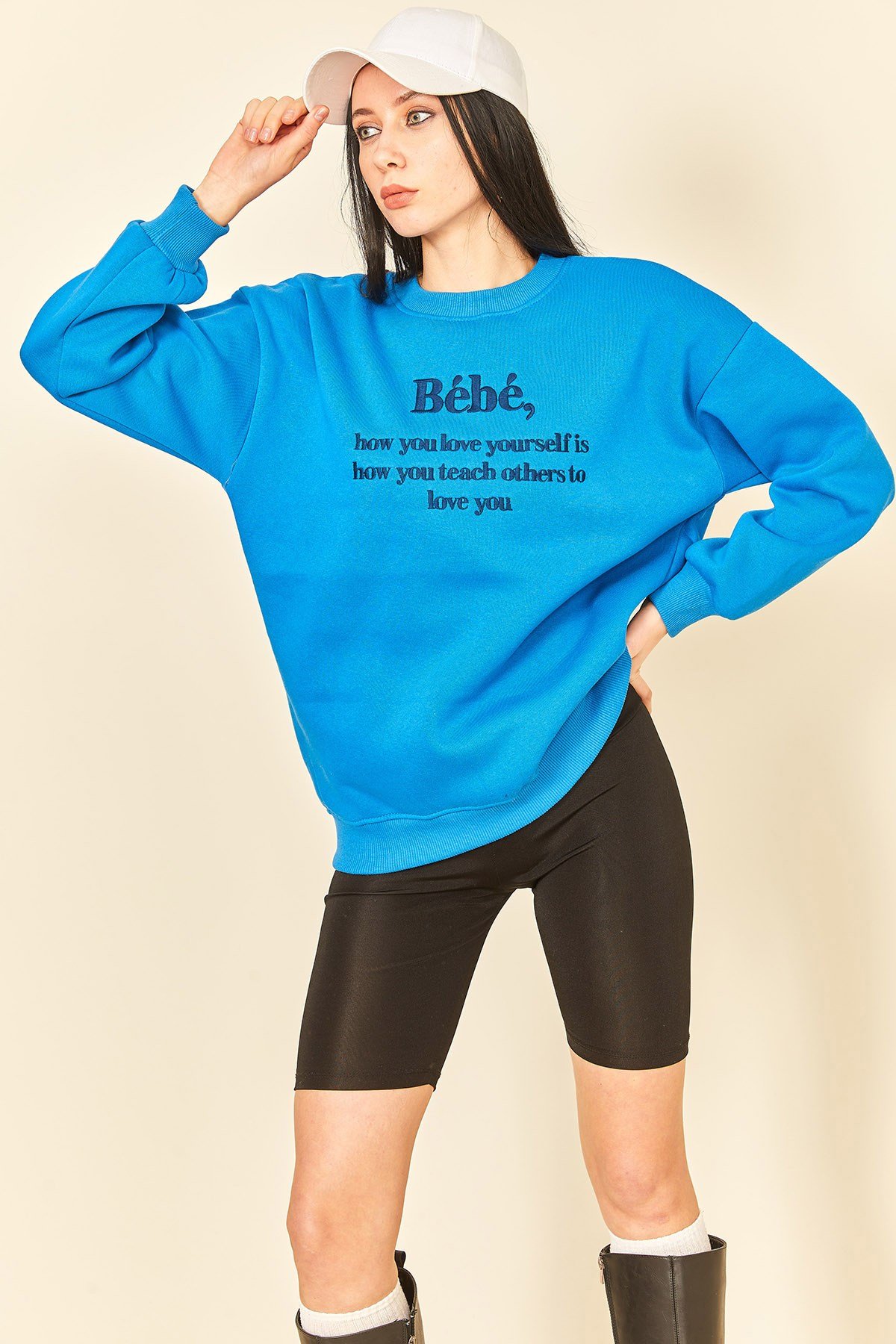 Fuşya Nakış Detaylı Üç İplik Kadın Sweatshirt