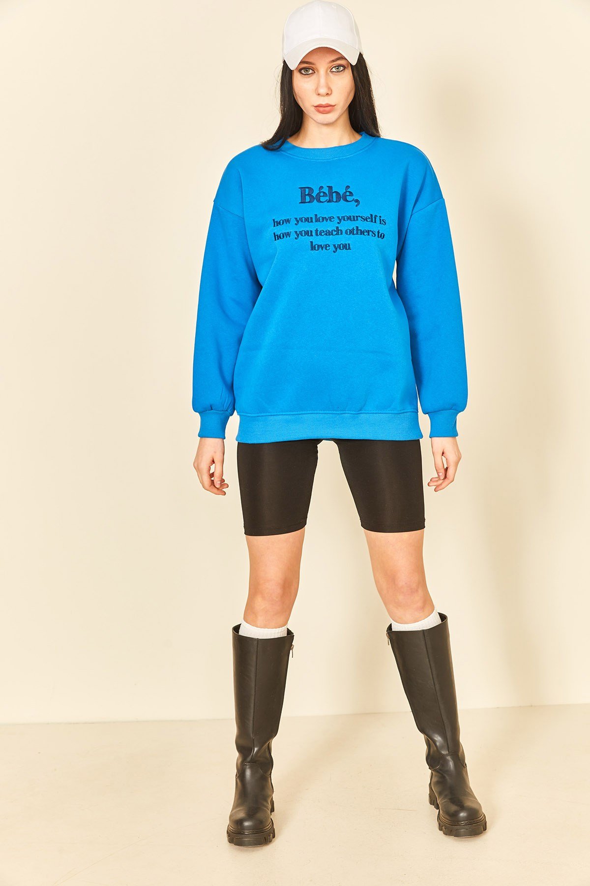 Fuşya Nakış Detaylı Üç İplik Kadın Sweatshirt