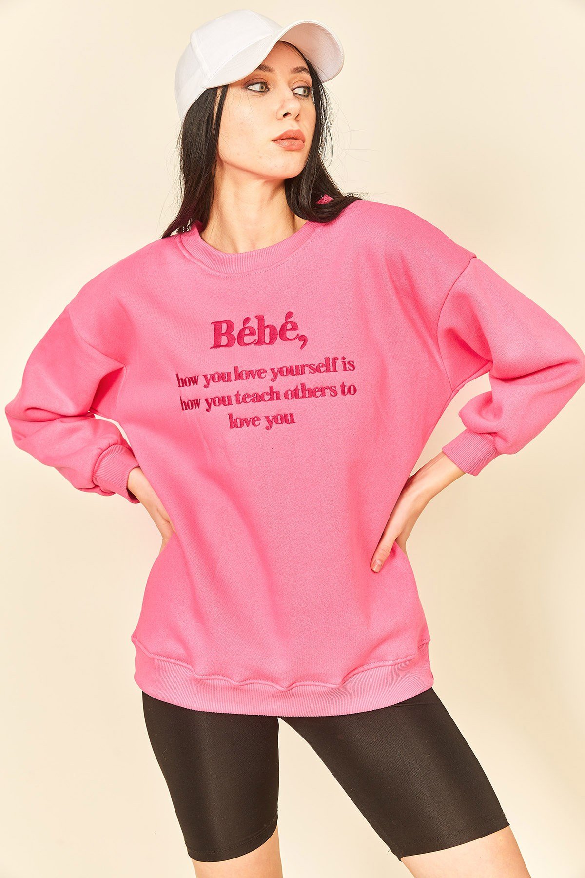 Fuşya Nakış Detaylı Üç İplik Kadın Sweatshirt