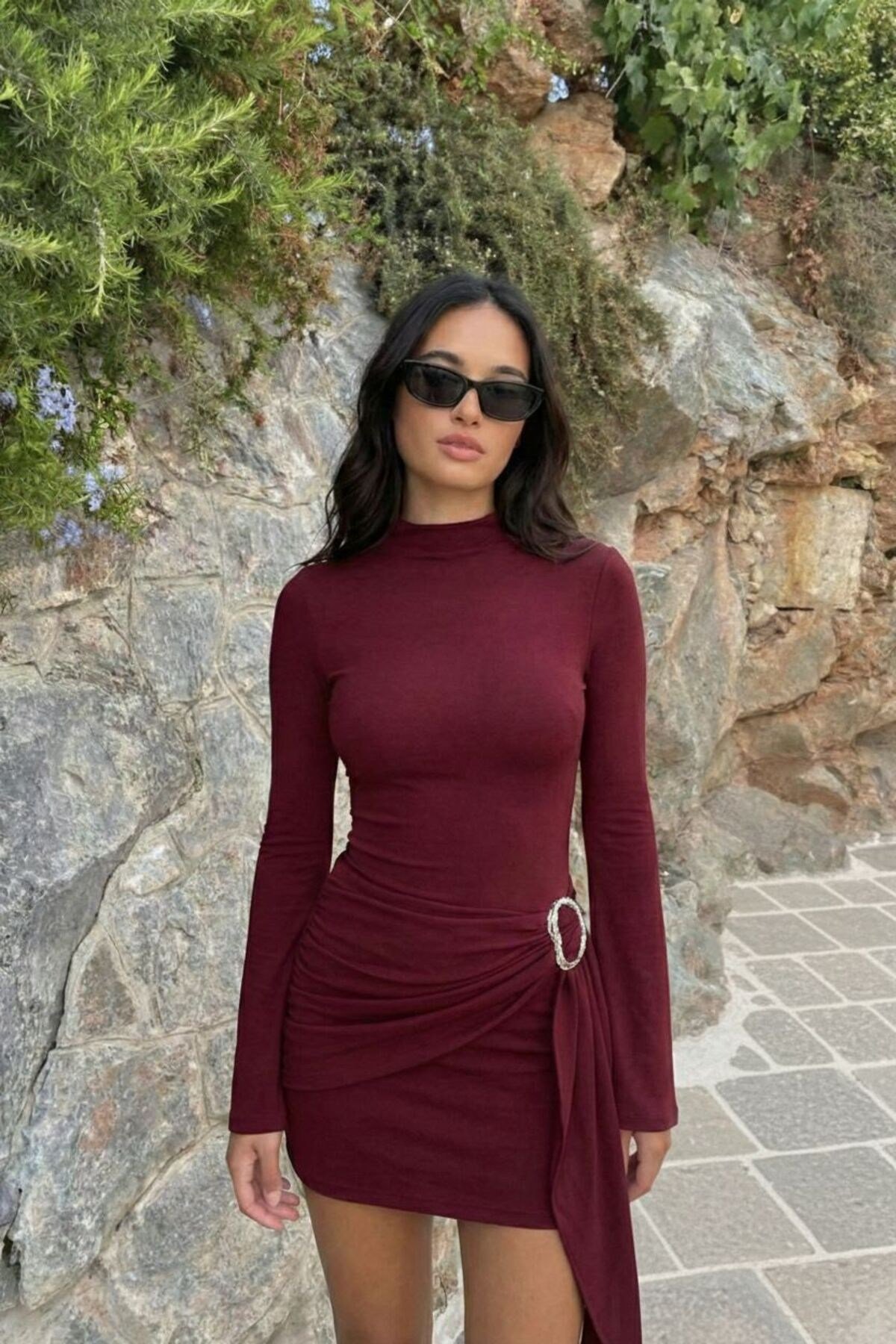 Kadın Dik Yaka Yandan Drape ve Toka Detaylı Mini Elbise
