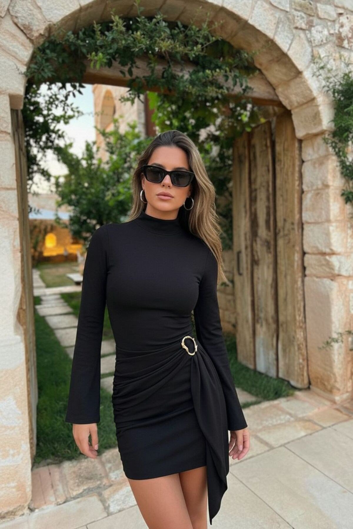 Kadın Dik Yaka Yandan Drape ve Toka Detaylı Mini Elbise