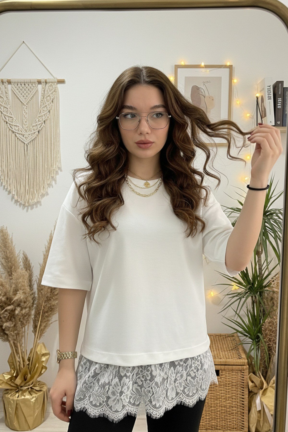 Kadın Etek Ucu Dantel Detaylı Pamuklu T-shirt